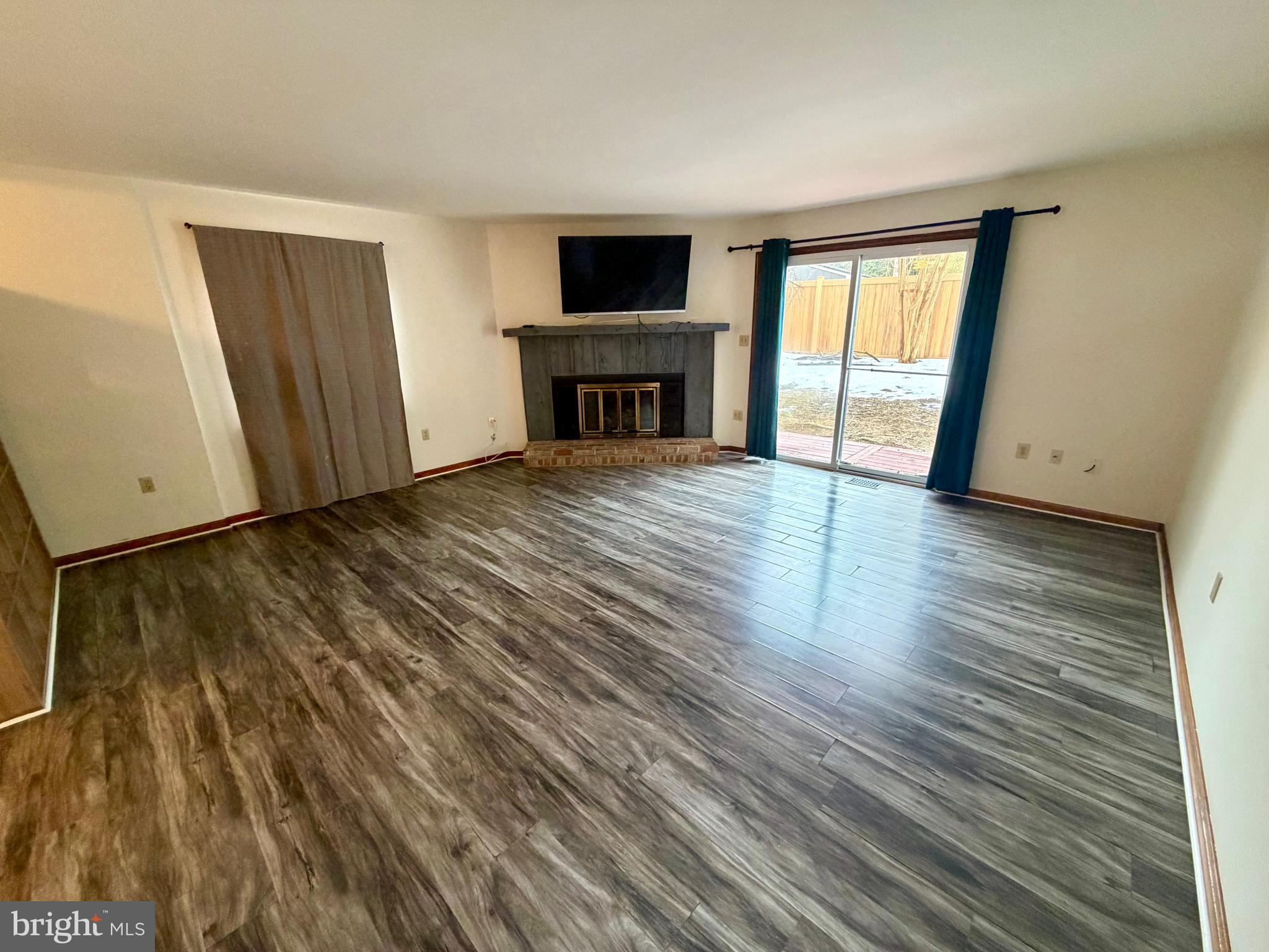 INGLESIDE MANOR - Residential