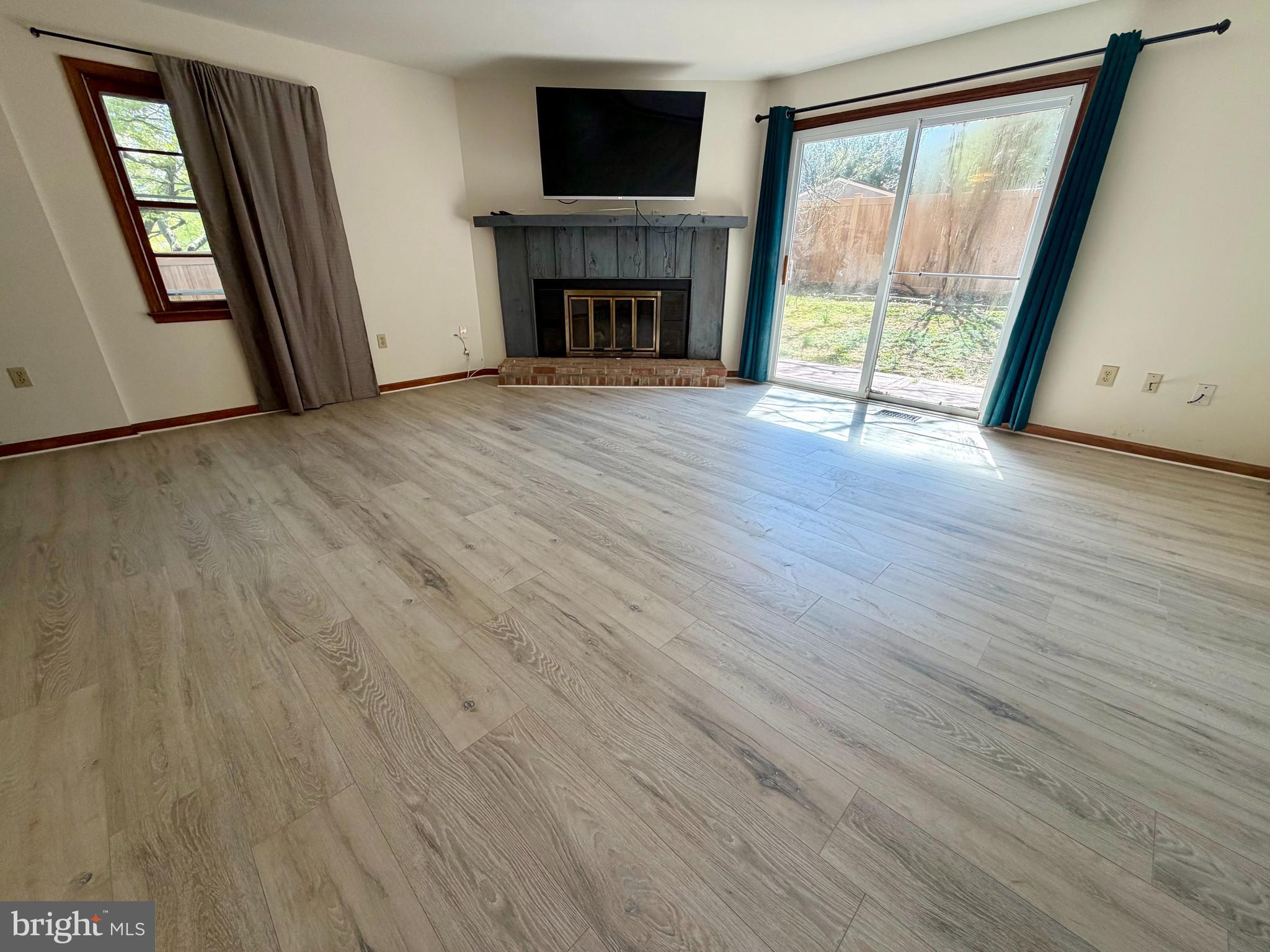 INGLESIDE MANOR - Residential