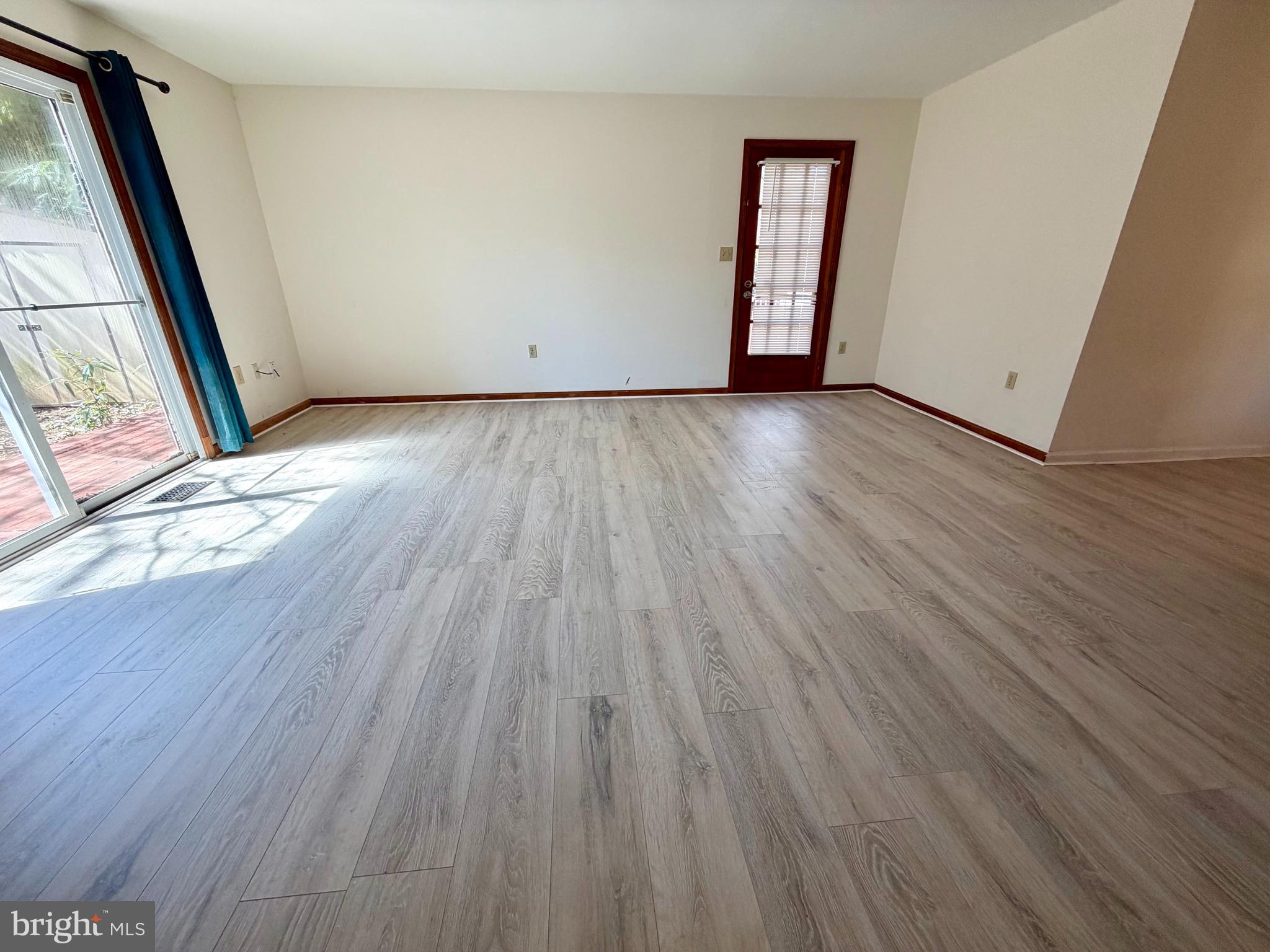 INGLESIDE MANOR - Residential