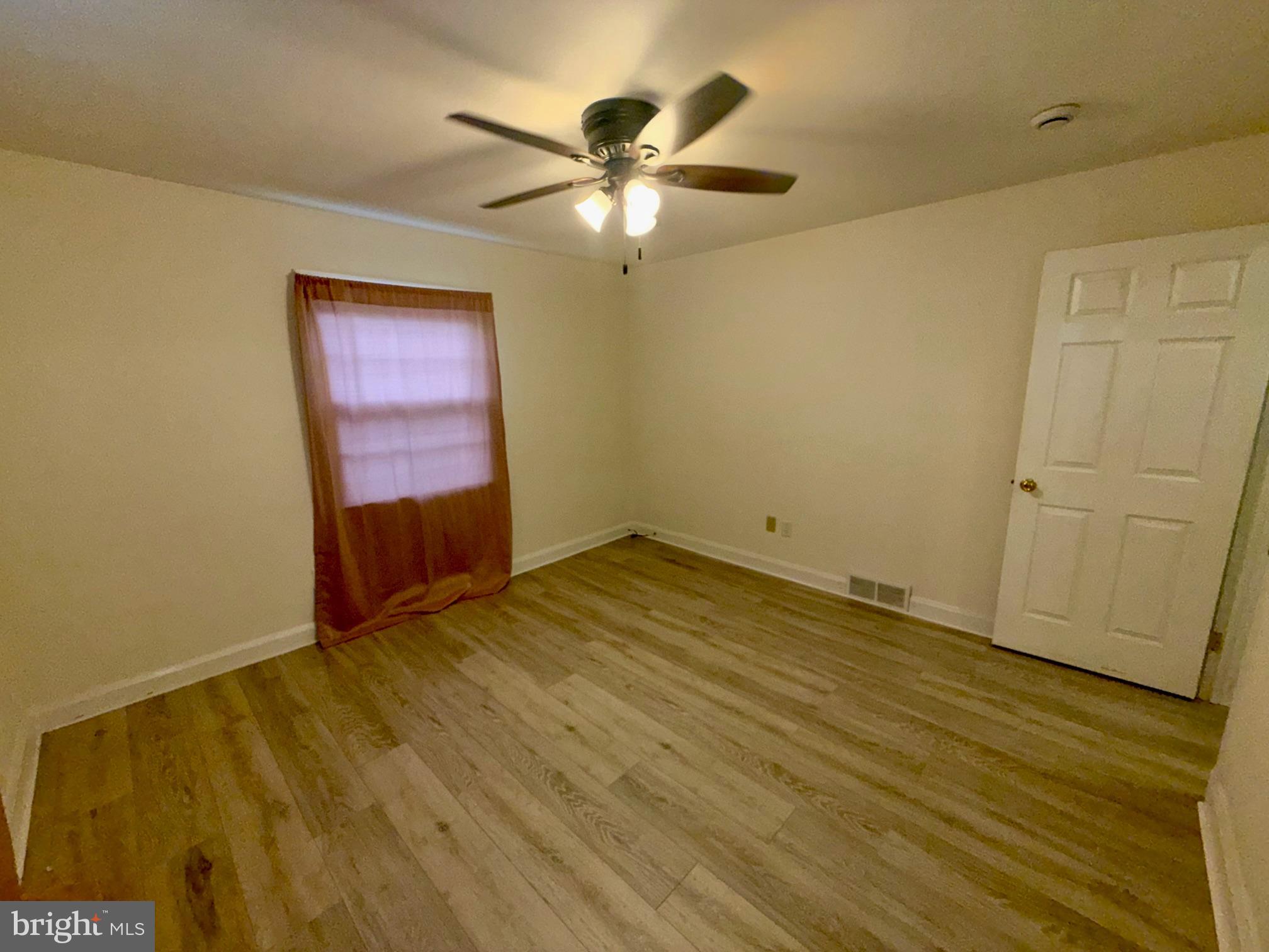 INGLESIDE MANOR - Residential