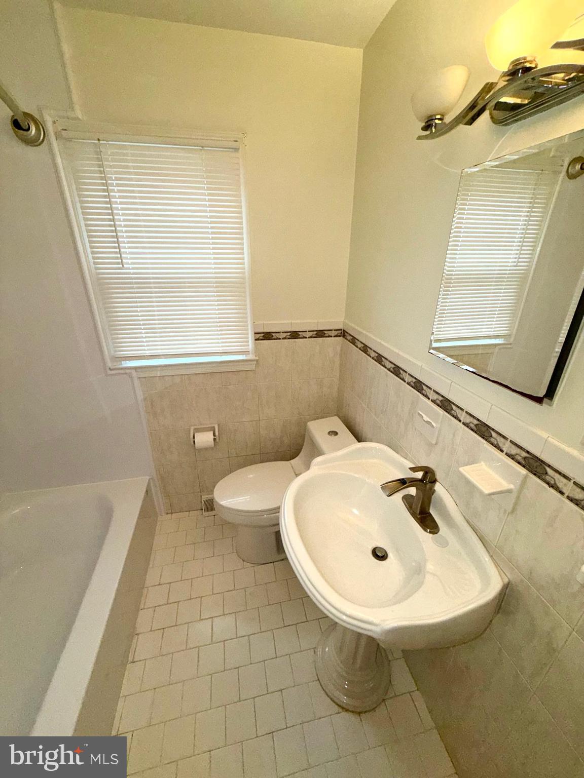 INGLESIDE MANOR - Residential