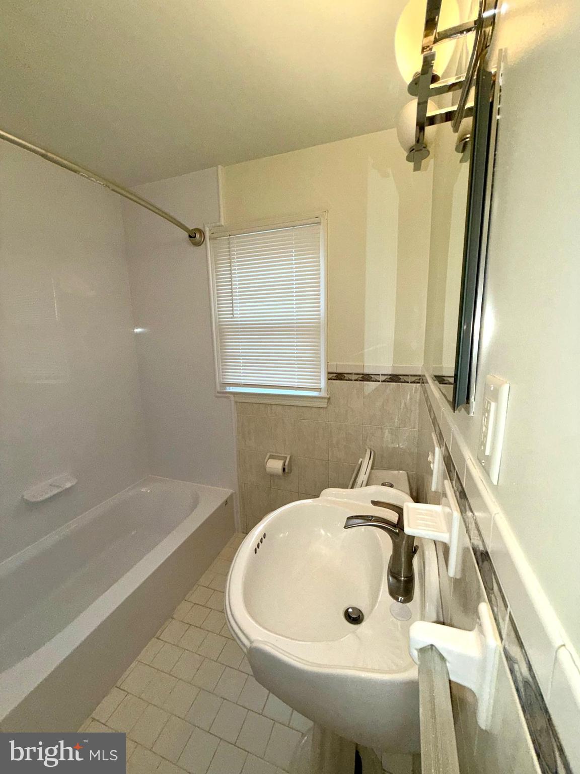 INGLESIDE MANOR - Residential