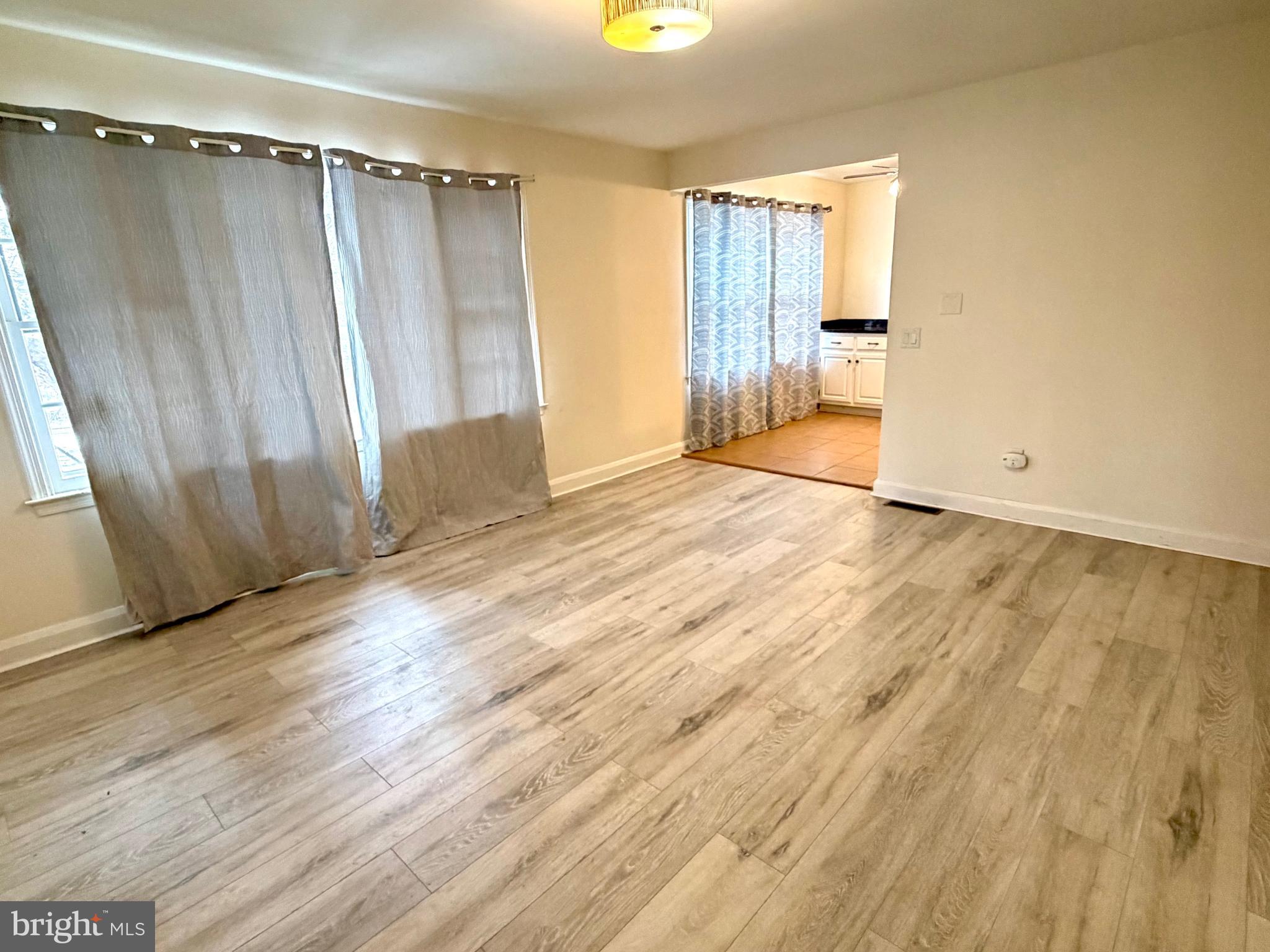 INGLESIDE MANOR - Residential