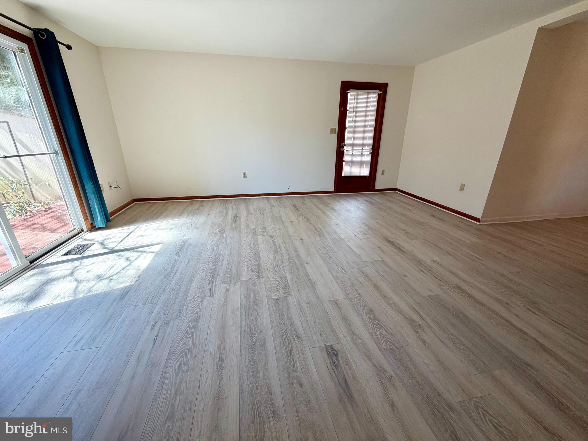 INGLESIDE MANOR - Residential