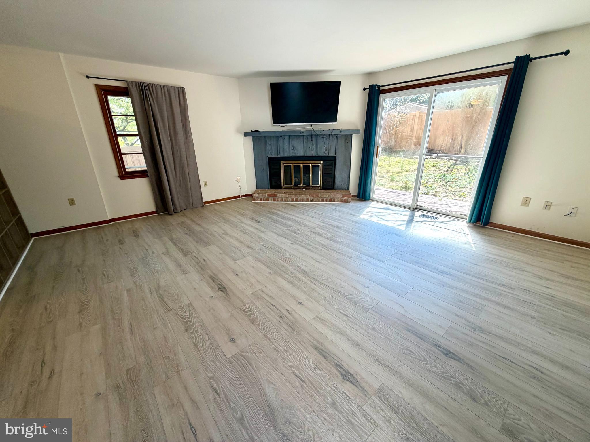 INGLESIDE MANOR - Residential