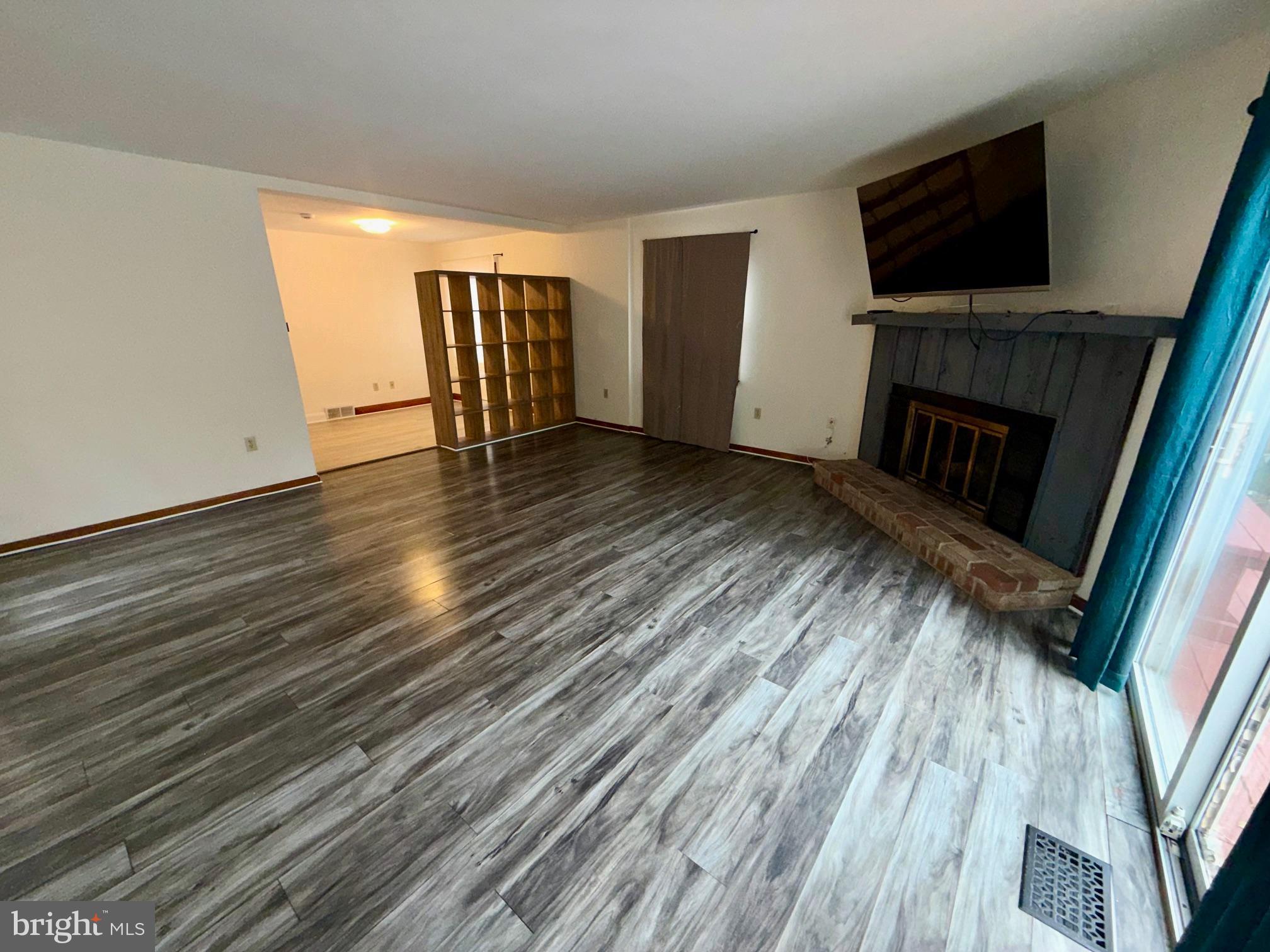 INGLESIDE MANOR - Residential