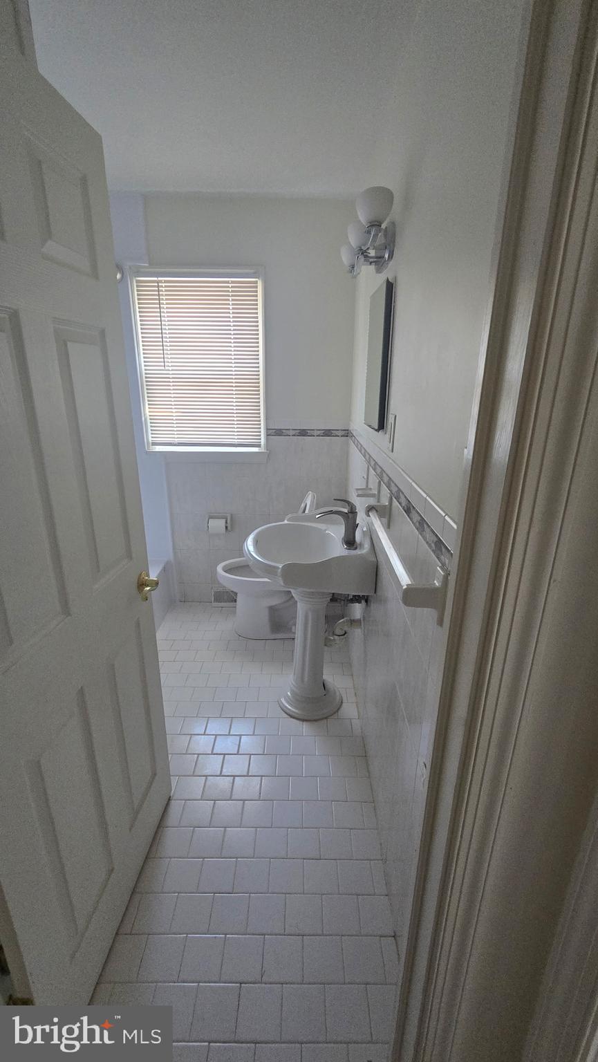 INGLESIDE MANOR - Residential