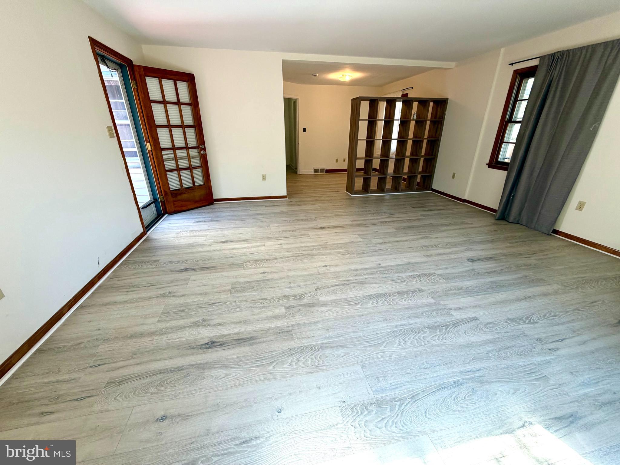 INGLESIDE MANOR - Residential