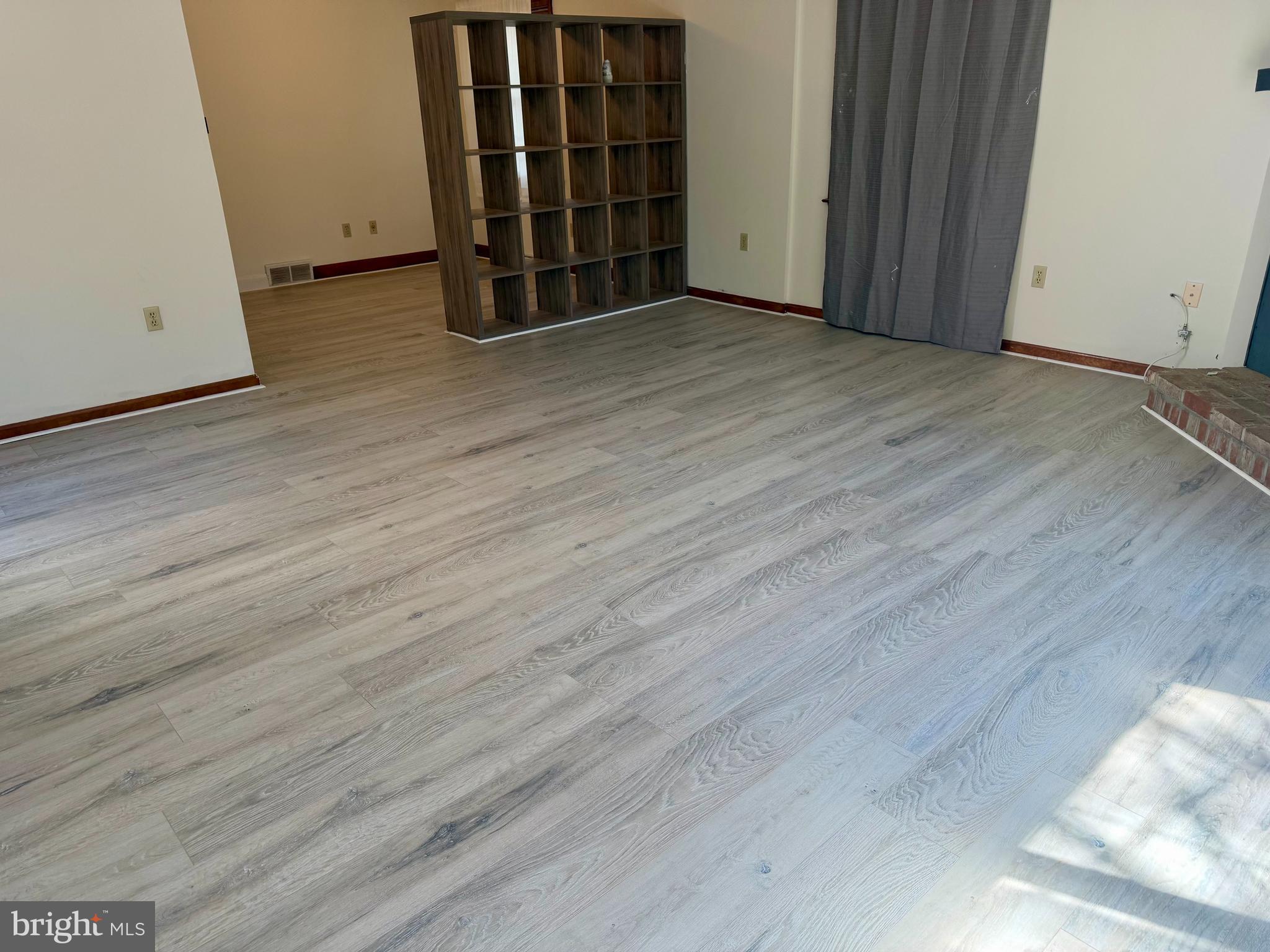 INGLESIDE MANOR - Residential