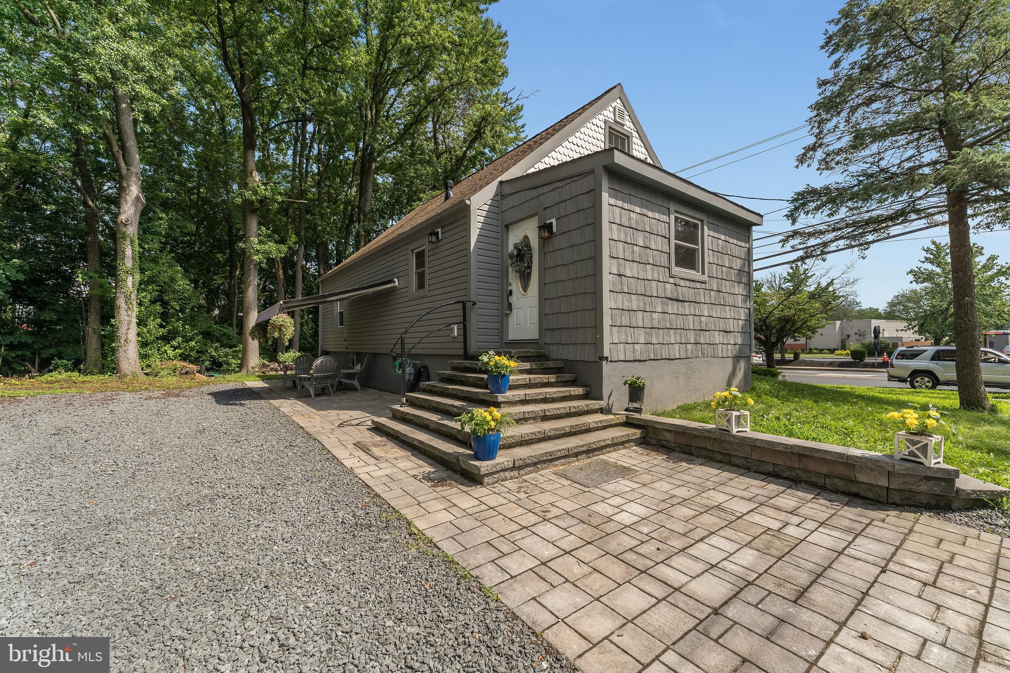 28 SLOAN AVENUE