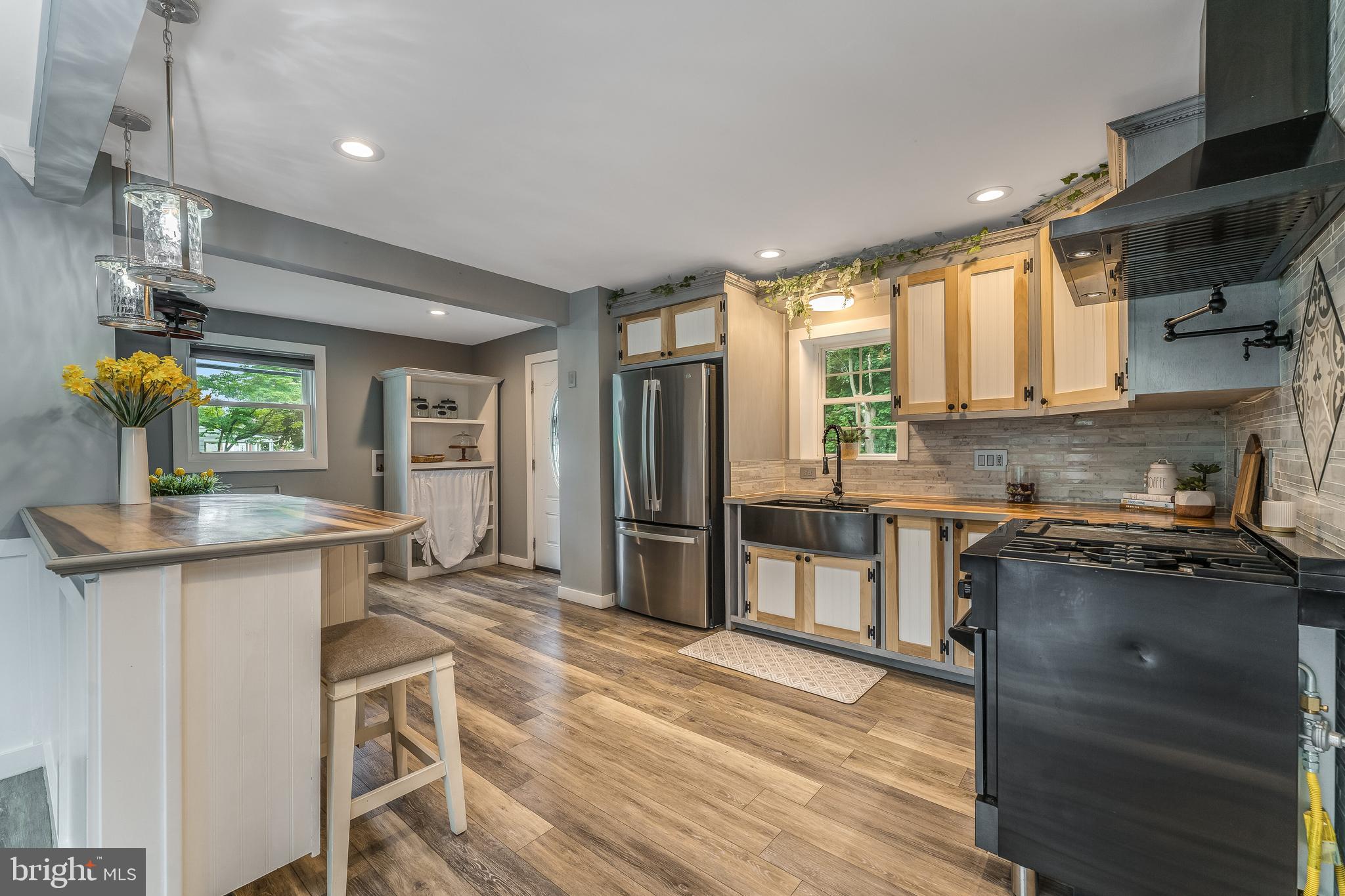 28 SLOAN AVENUE