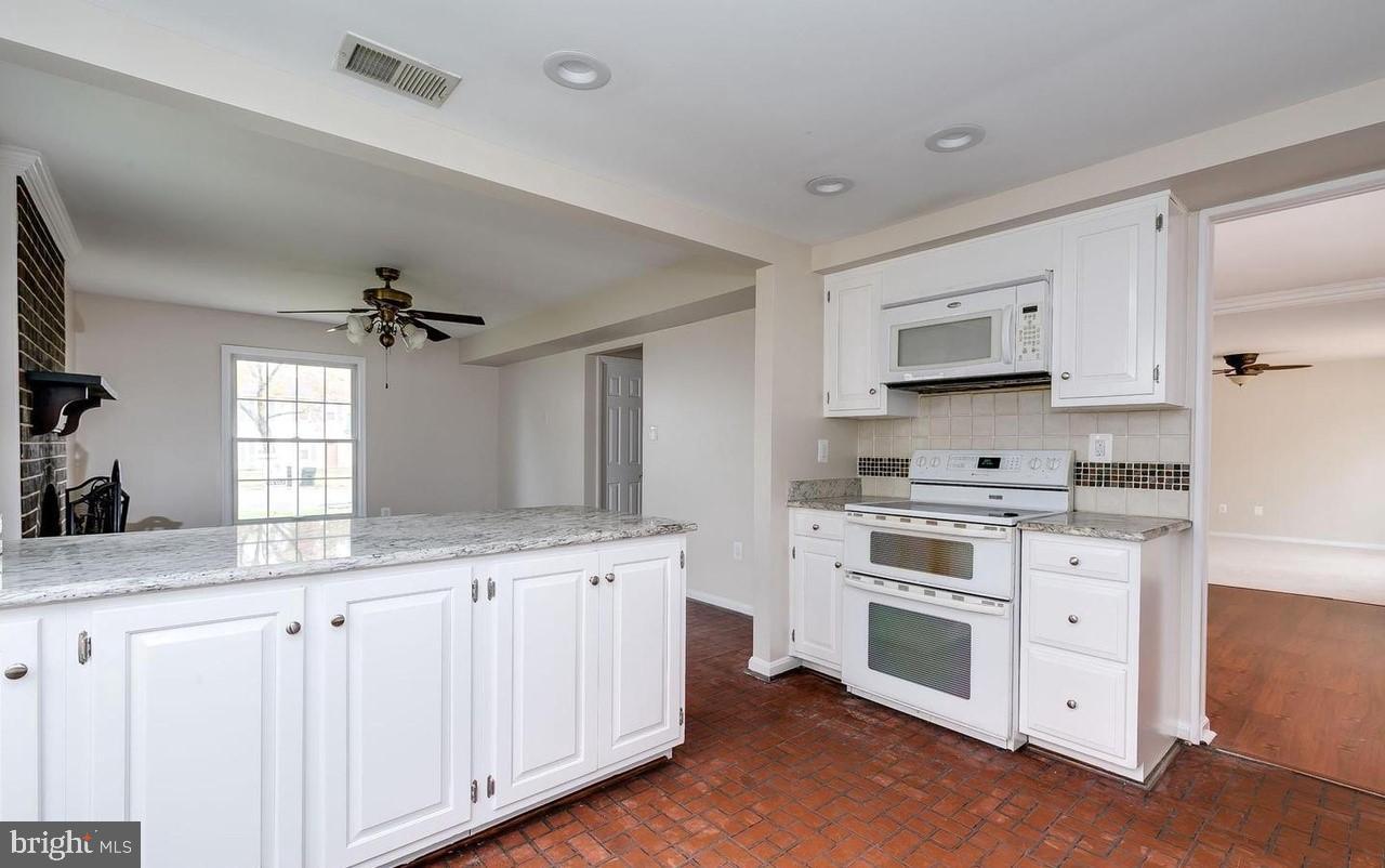 KINGSTON CHASE - Residential Lease