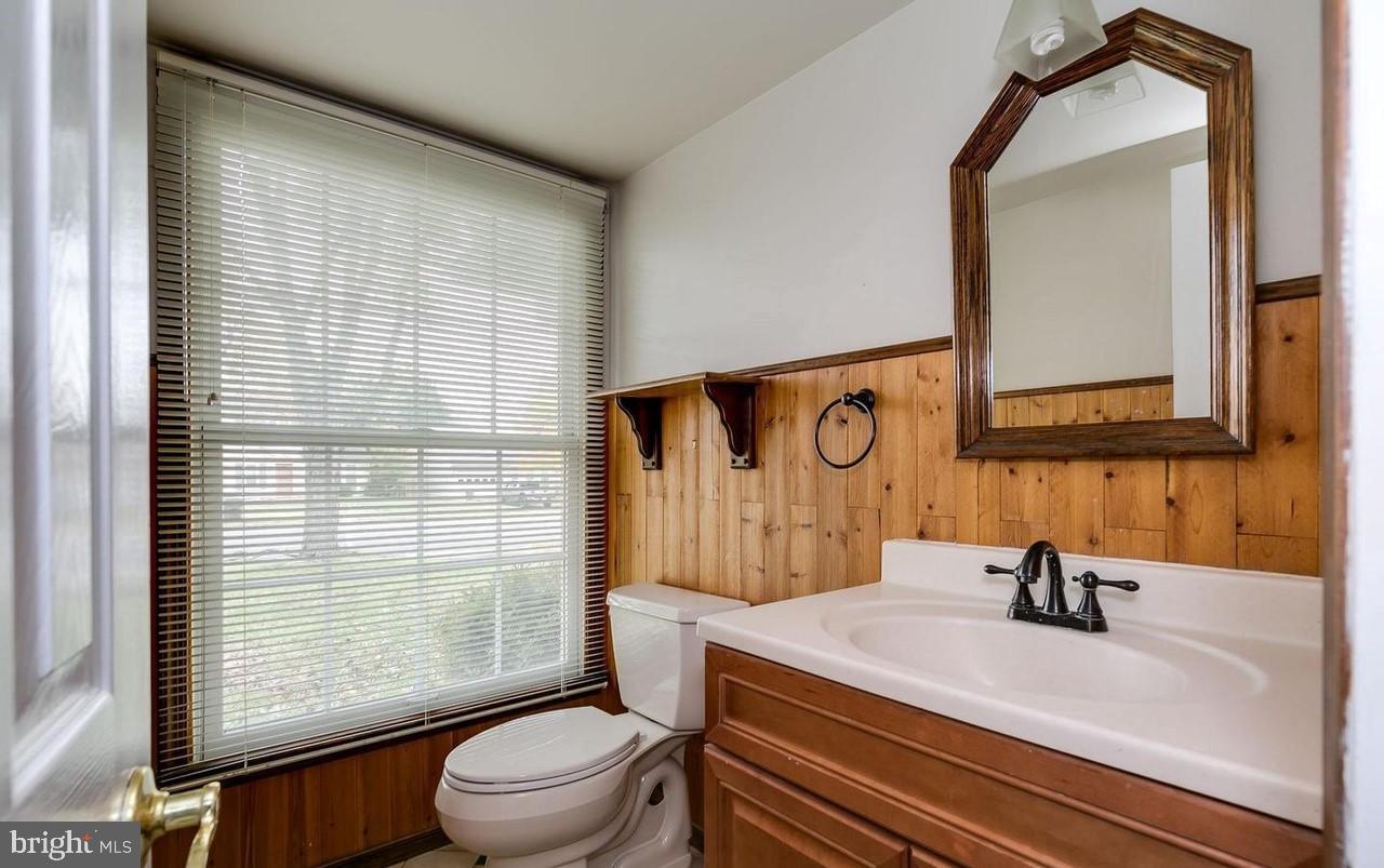 KINGSTON CHASE - Residential Lease