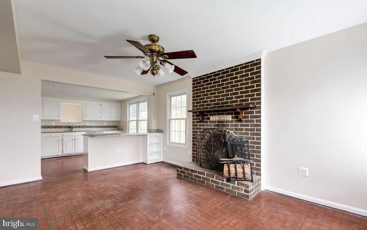 KINGSTON CHASE - Residential Lease