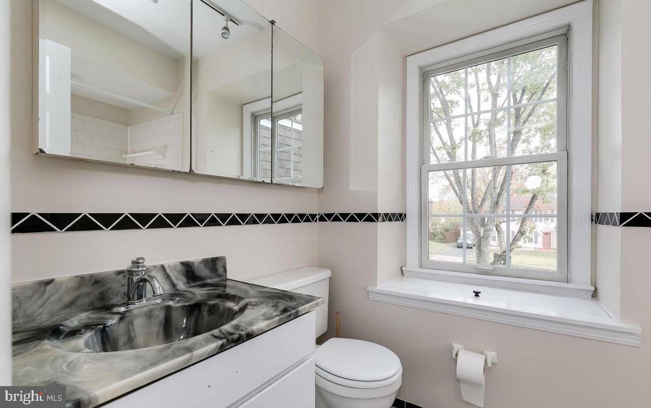 KINGSTON CHASE - Residential Lease