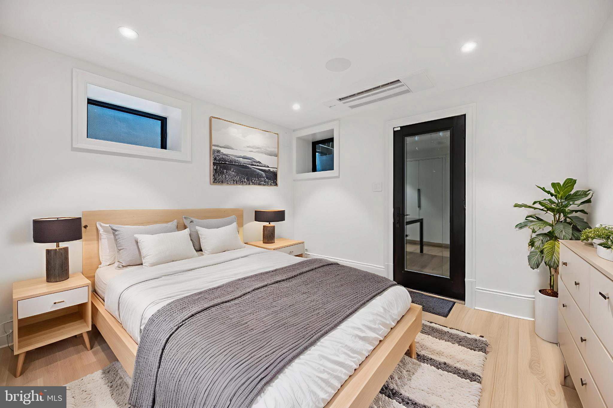 CAPITOL HILL - Residential