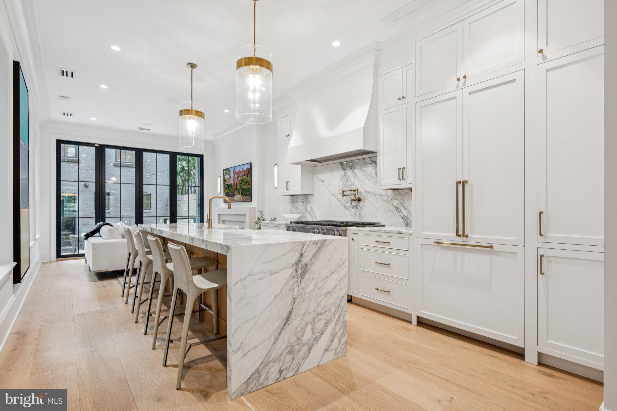 CAPITOL HILL - Residential