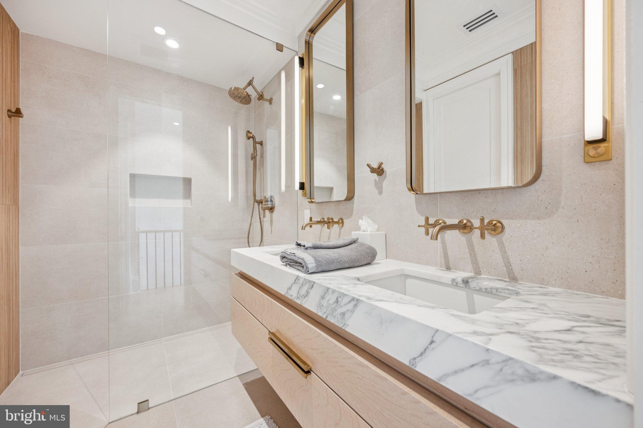 CAPITOL HILL - Residential