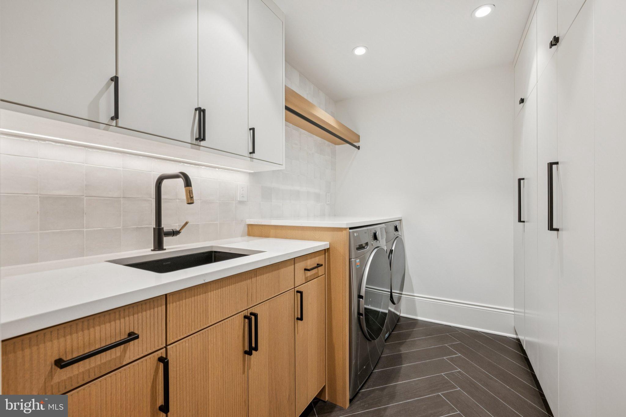 CAPITOL HILL - Residential