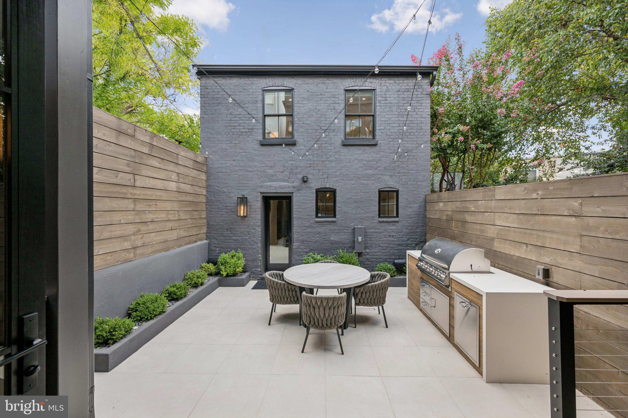 CAPITOL HILL - Residential