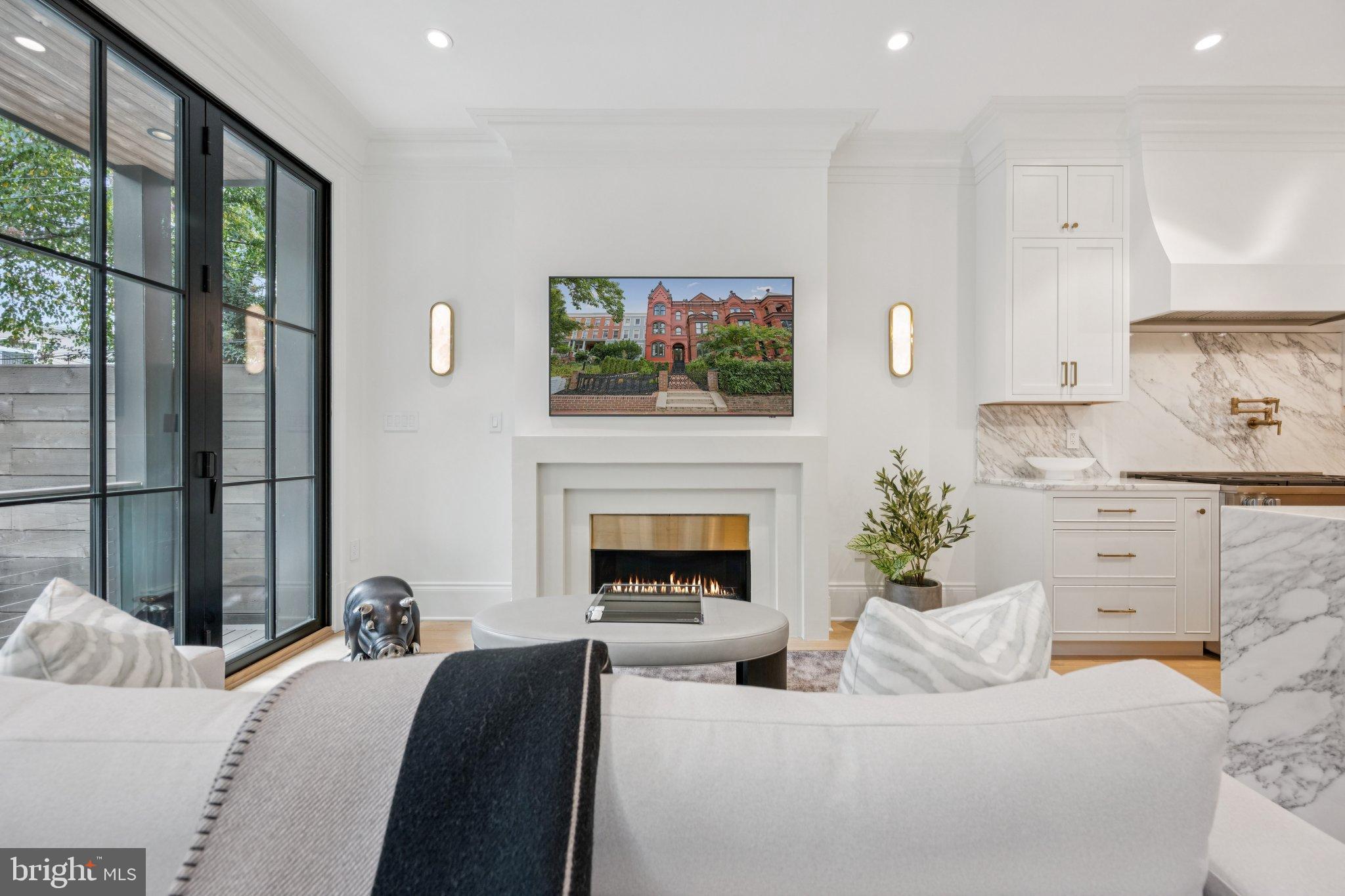 CAPITOL HILL - Residential