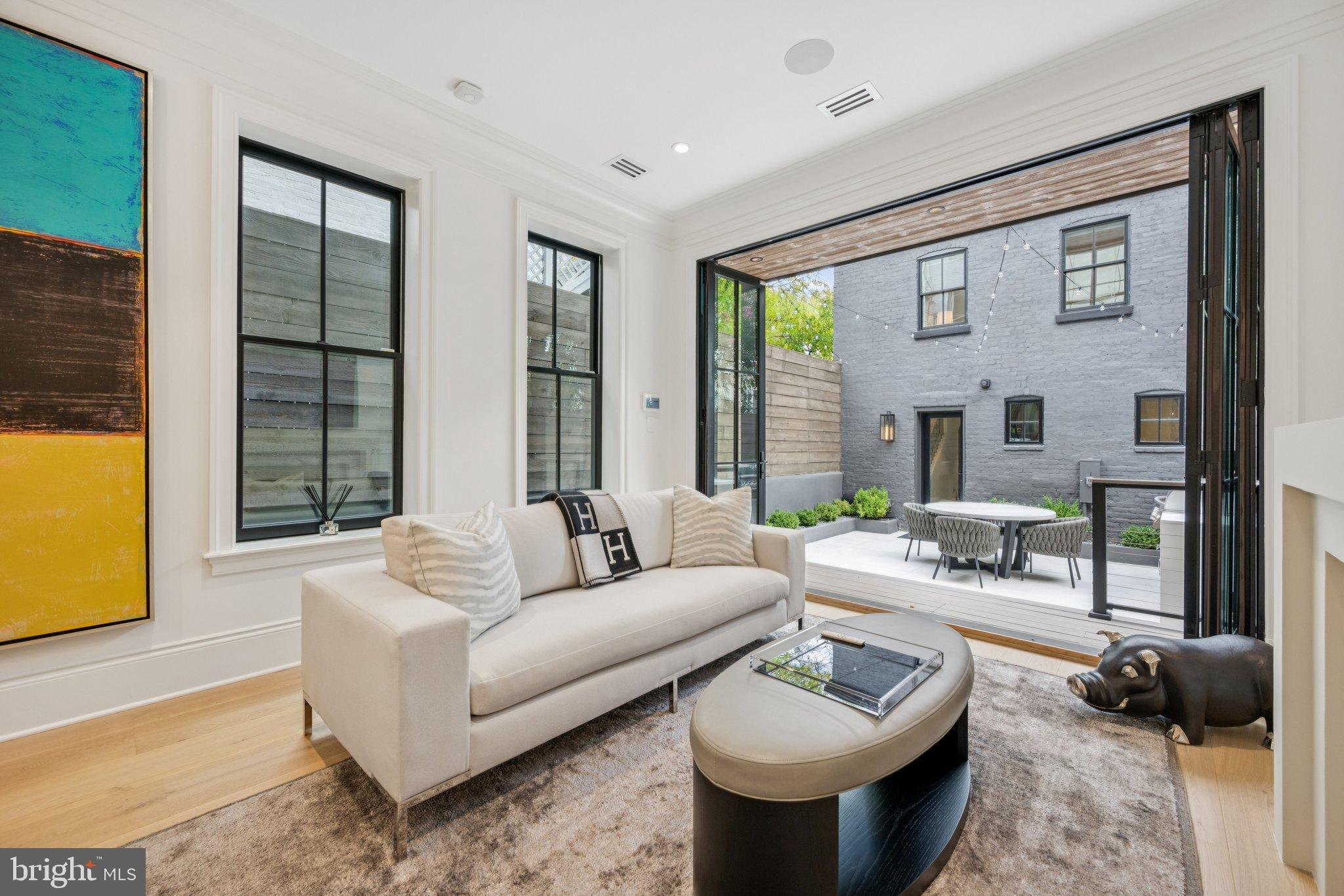 CAPITOL HILL - Residential