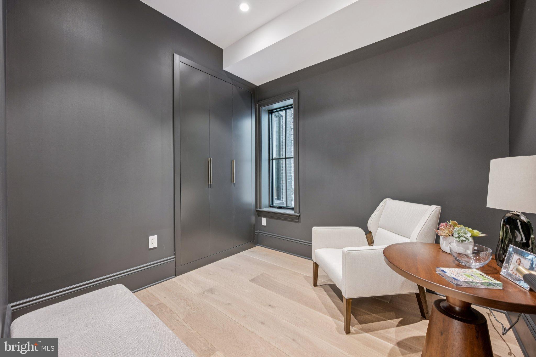 CAPITOL HILL - Residential