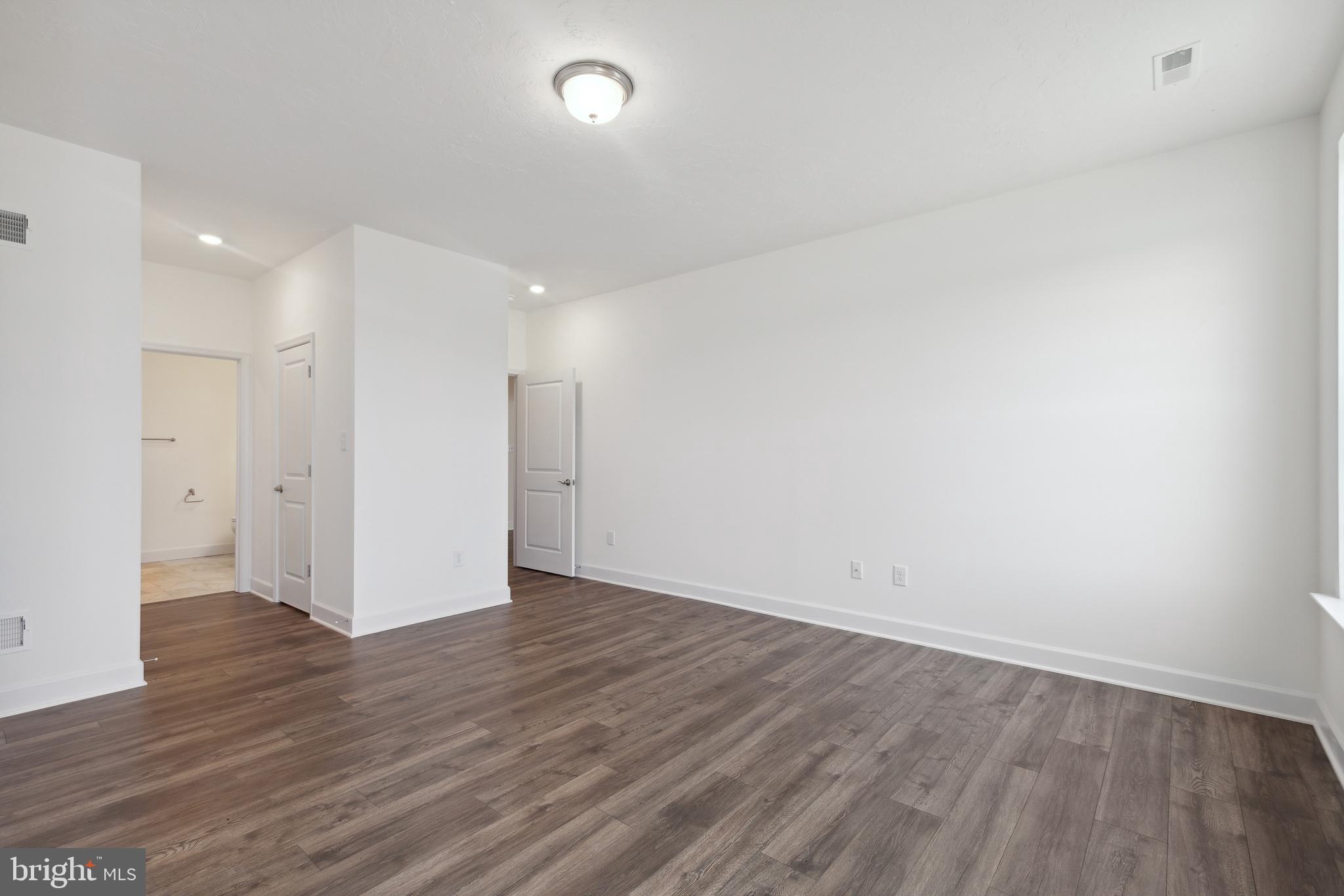 CUMBERLAND VILLAGE - Residential