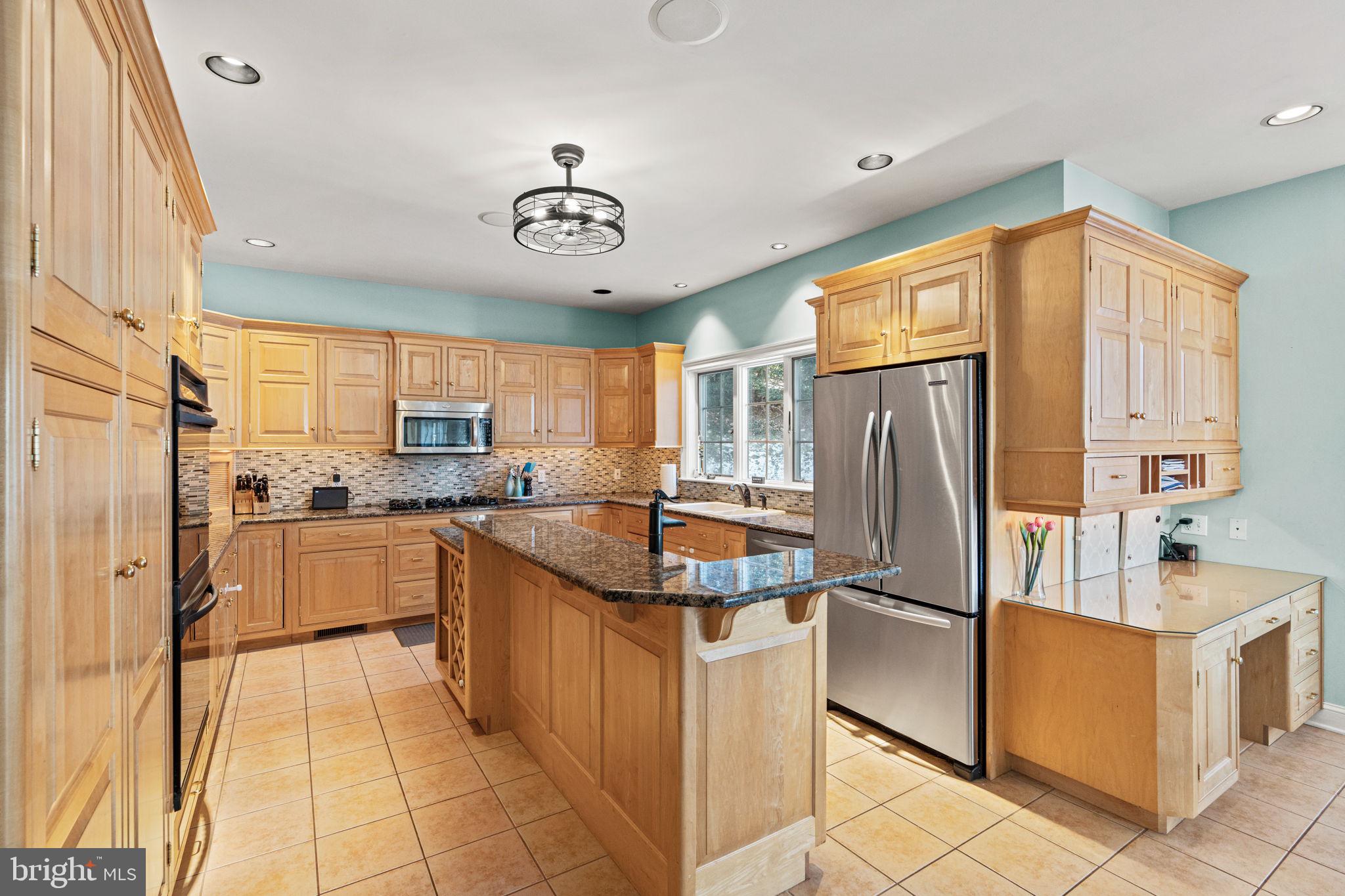 SHADY HILL ESTATES - Residential