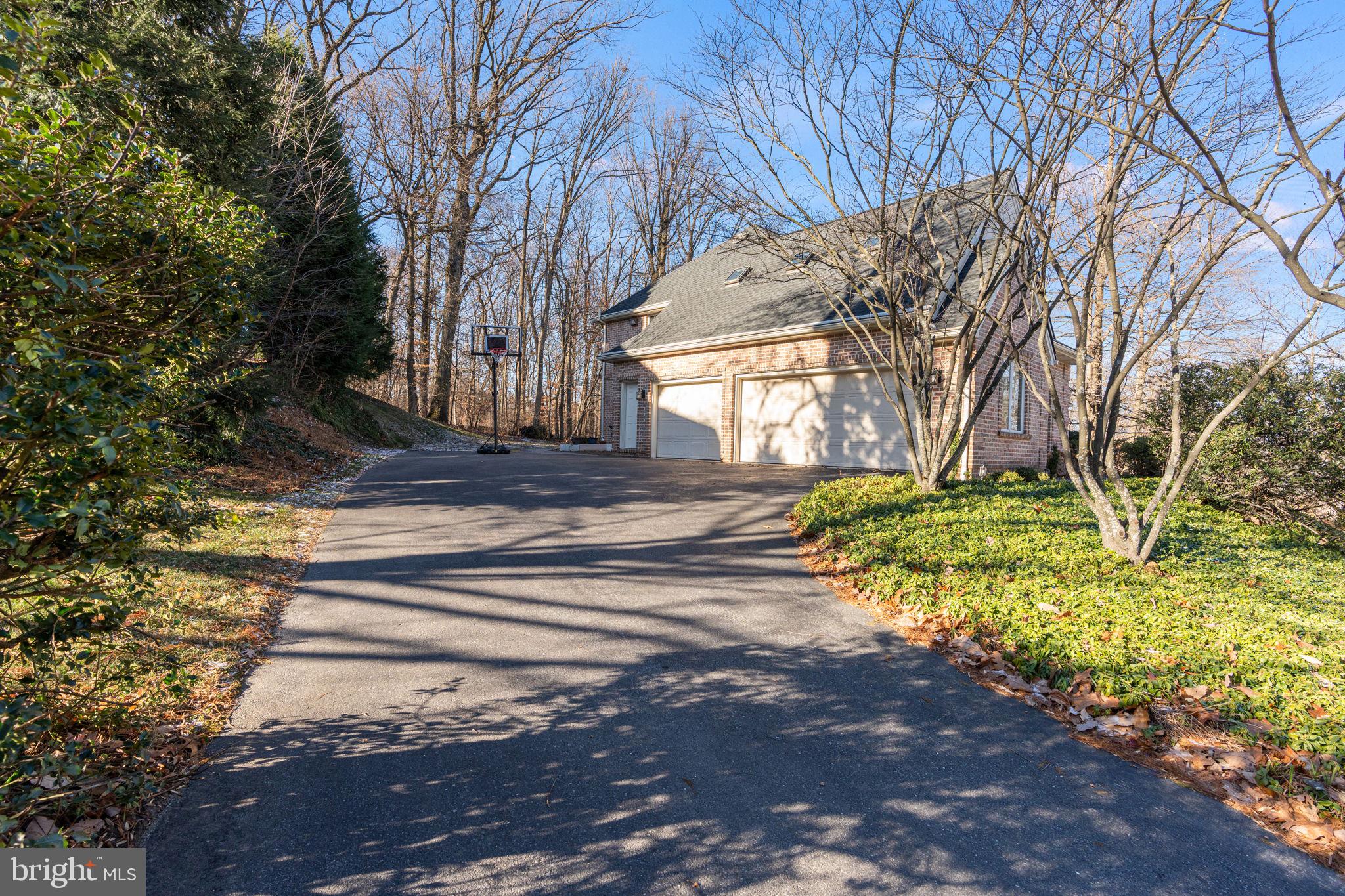 SHADY HILL ESTATES - Residential