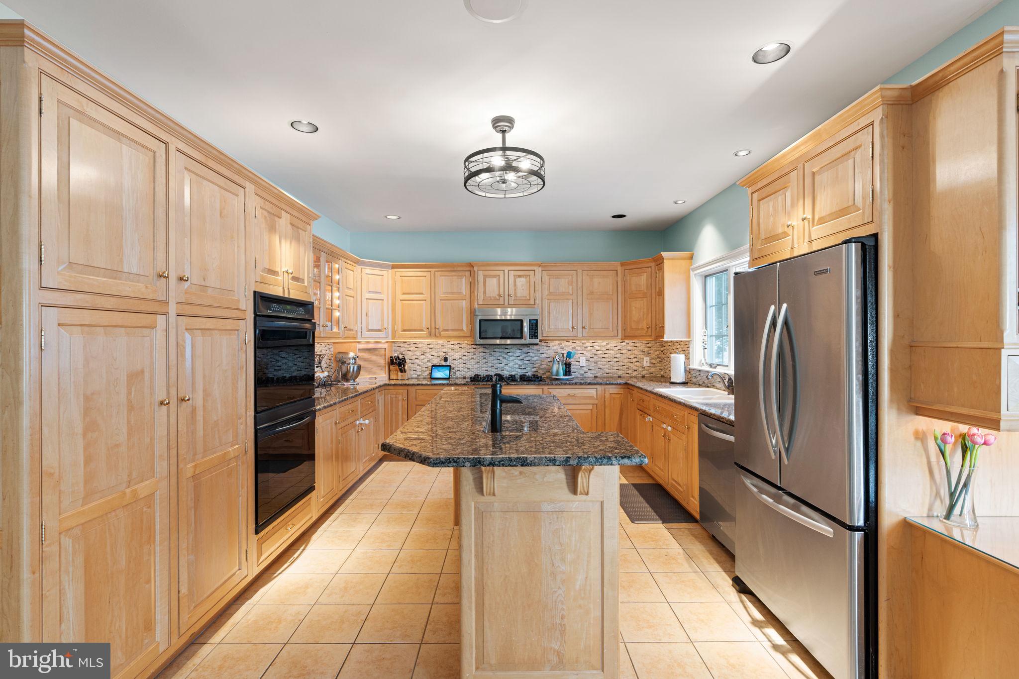 SHADY HILL ESTATES - Residential