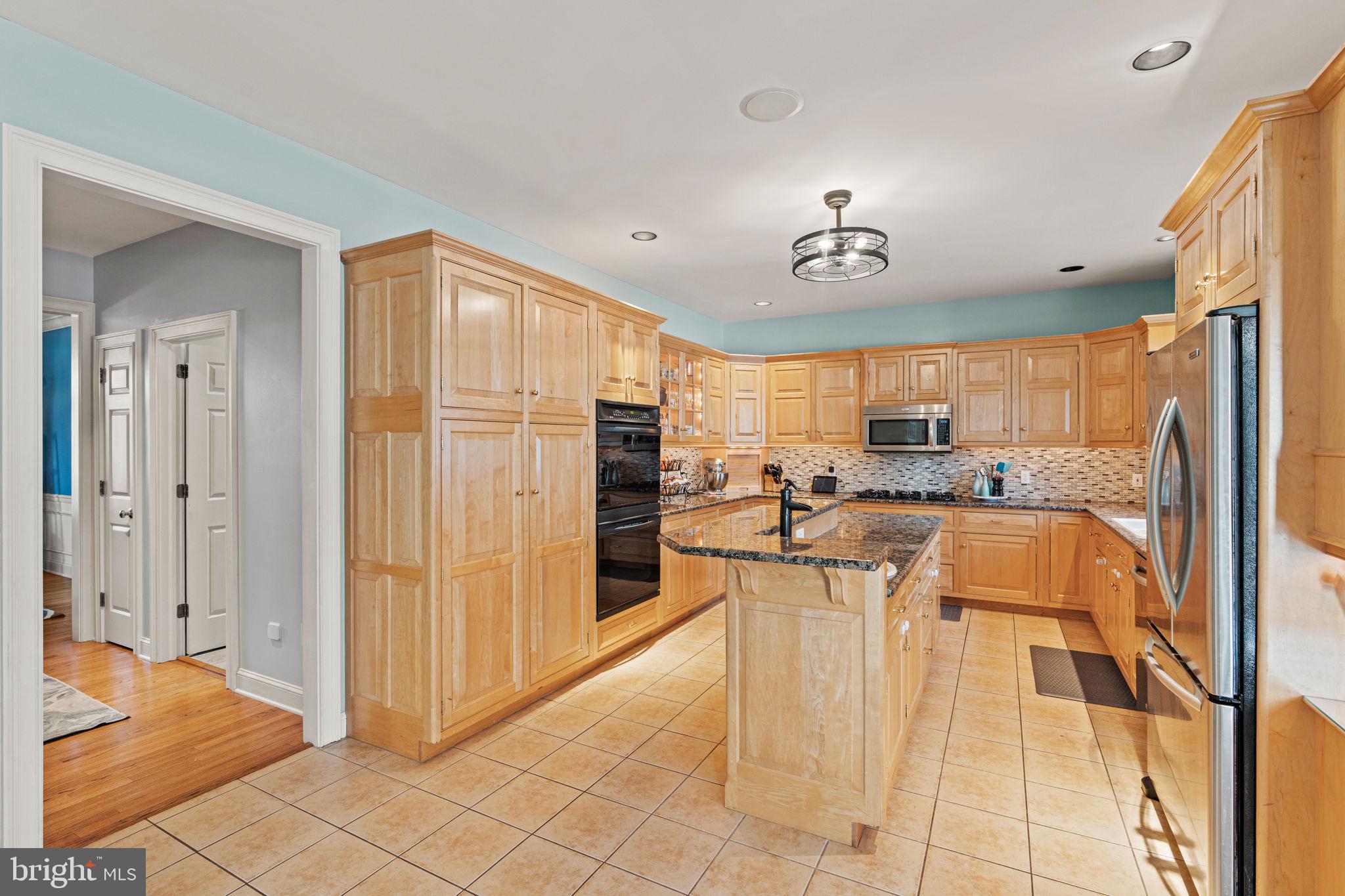 SHADY HILL ESTATES - Residential