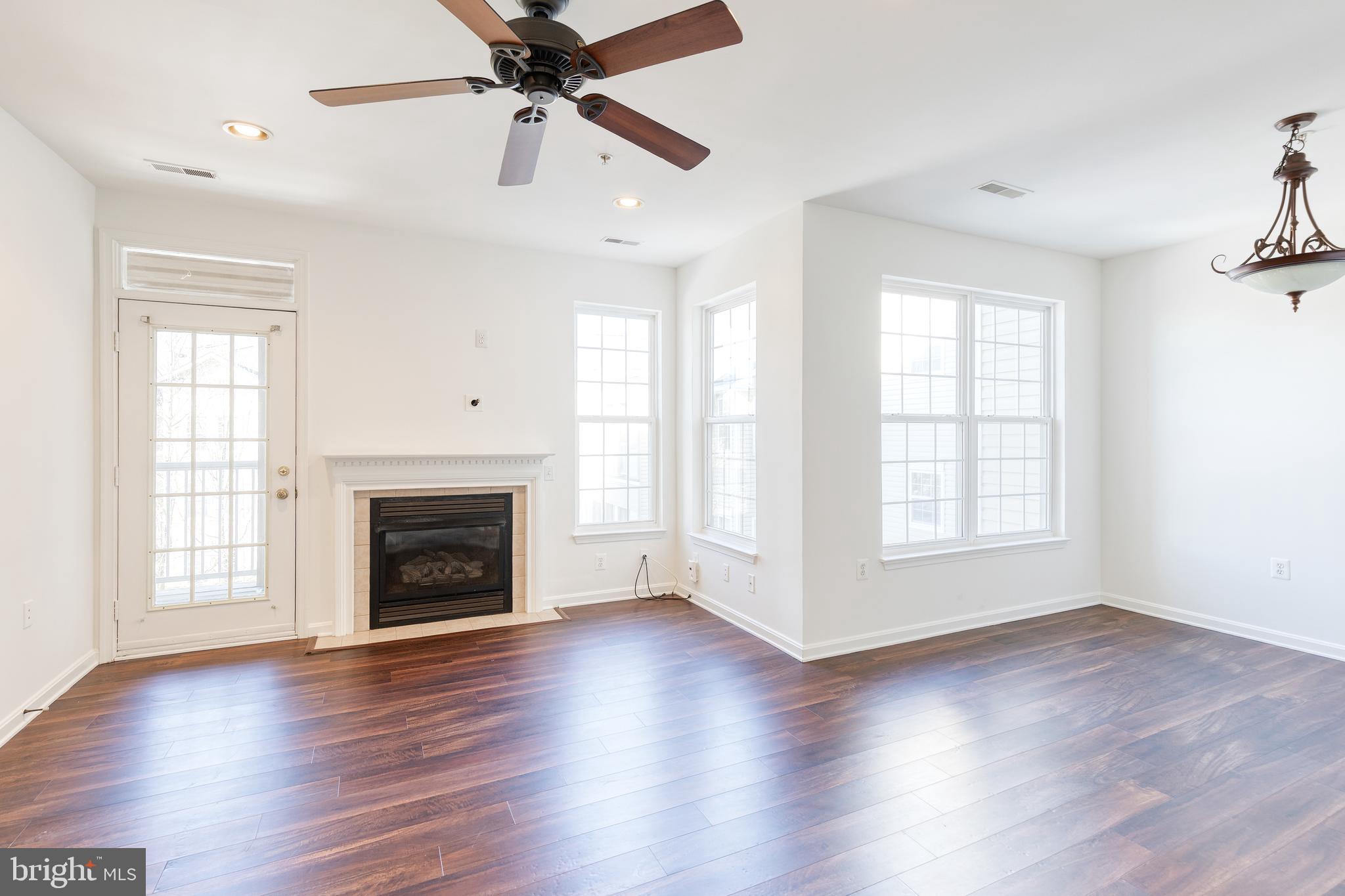 400 SYMPHONY CIRCLE 360C