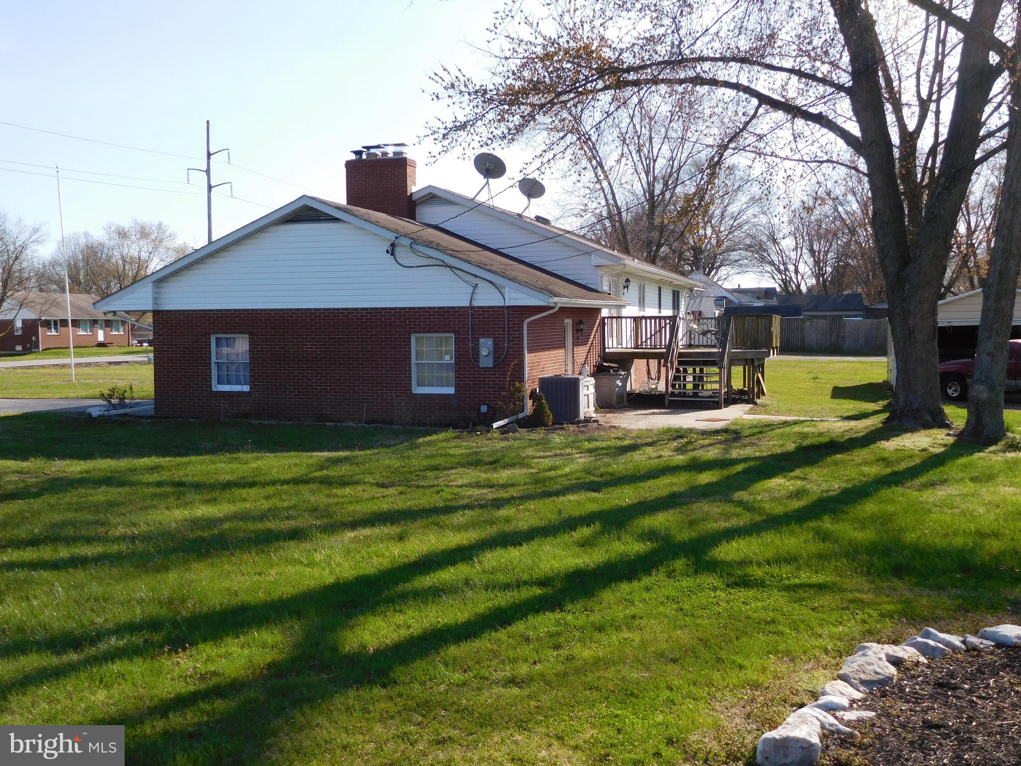 MIDDLE RIVER - Commercial Sale