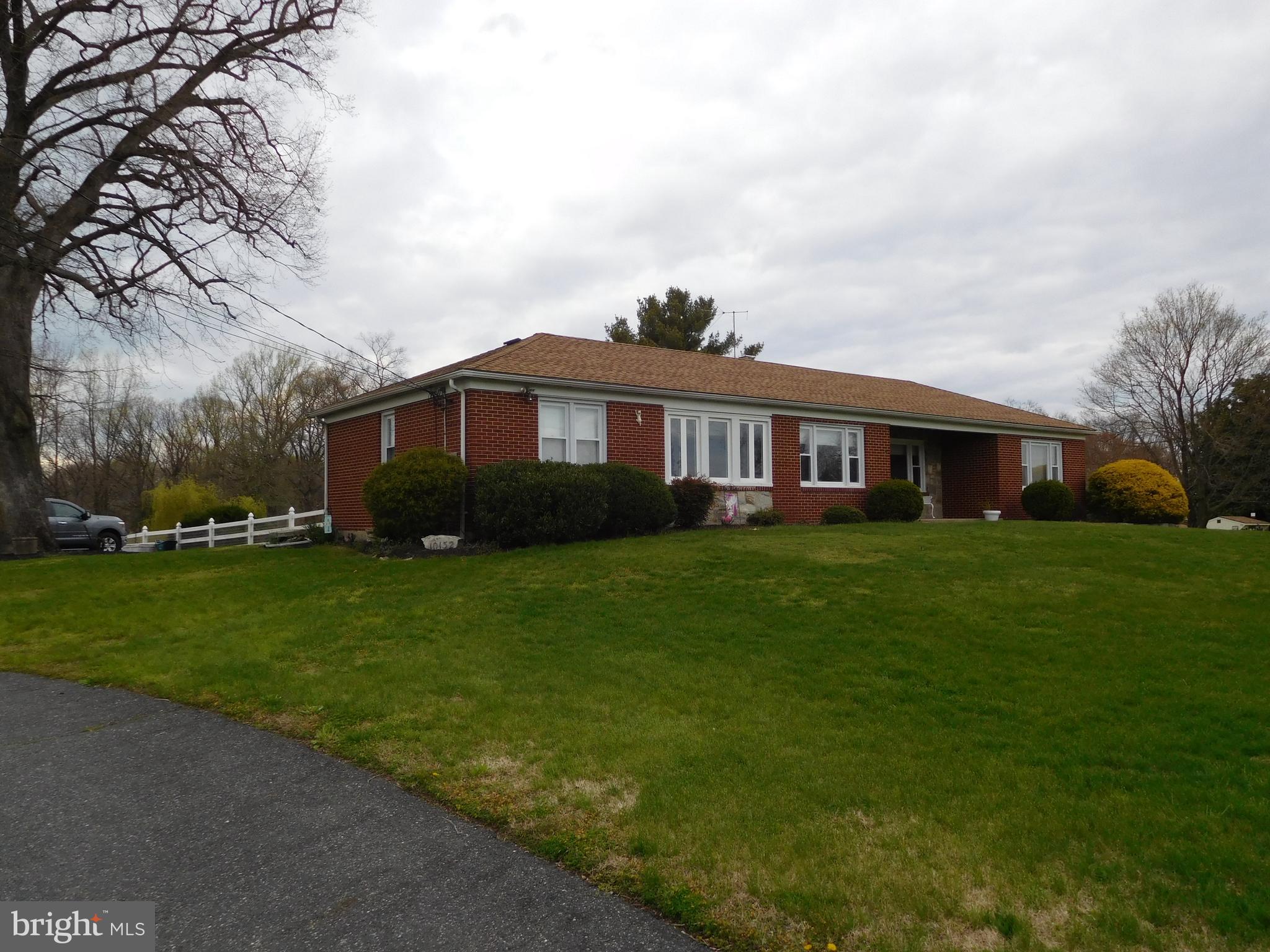 MIDDLE RIVER - Commercial Sale