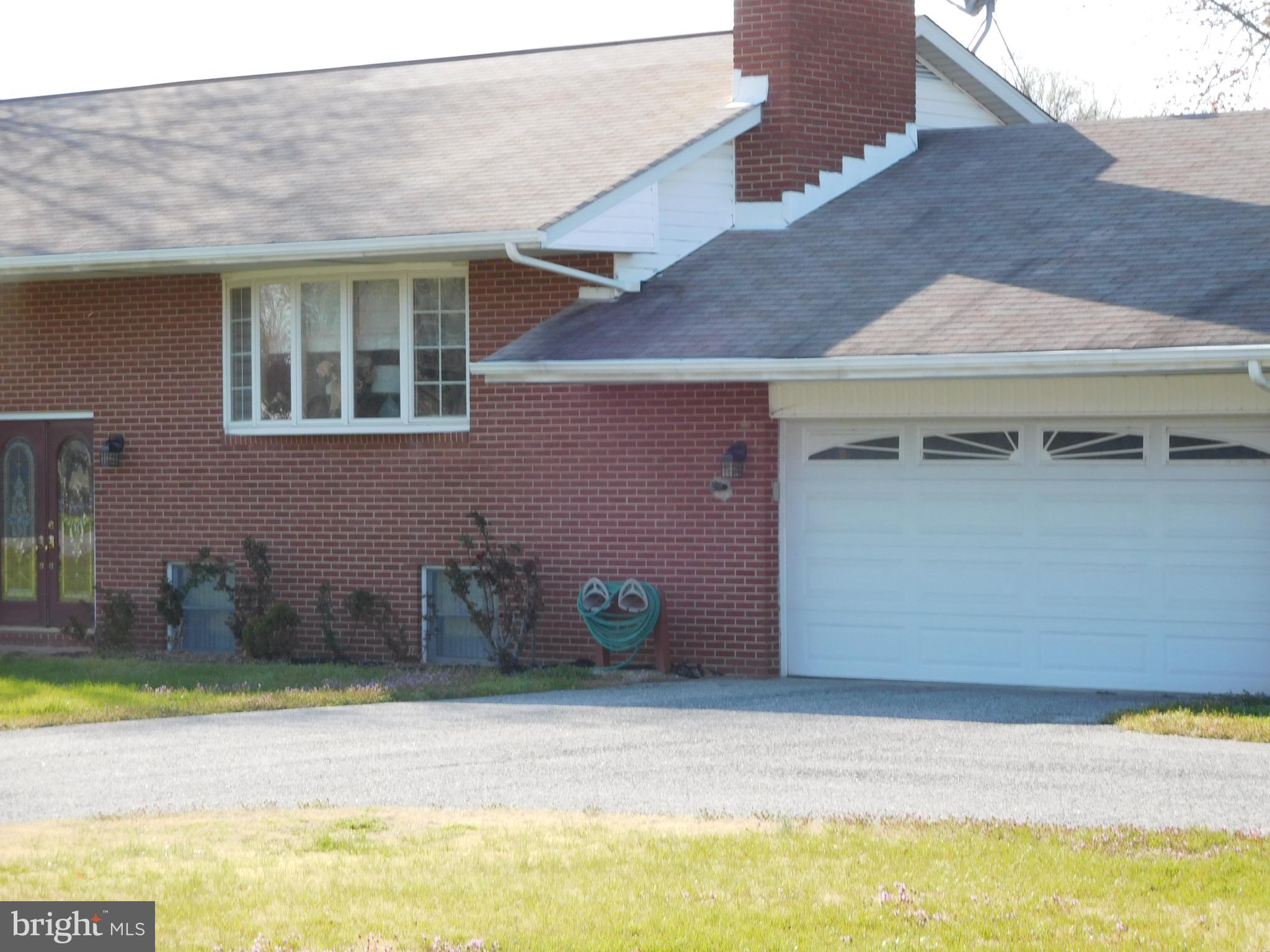 MIDDLE RIVER - Commercial Sale