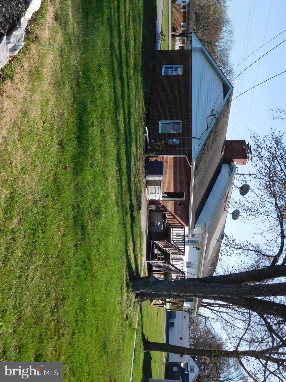 MIDDLE RIVER - Commercial Sale