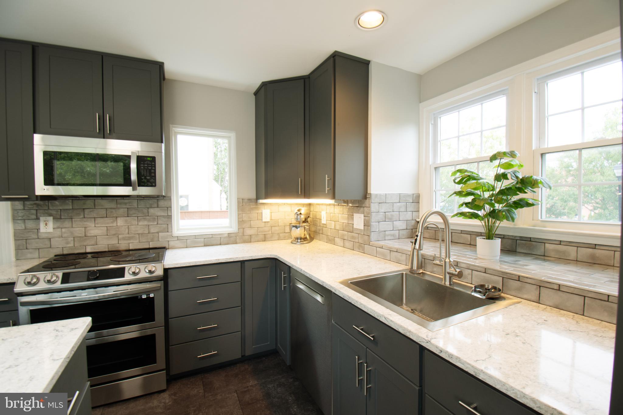 CANTON SQUARE - Residential