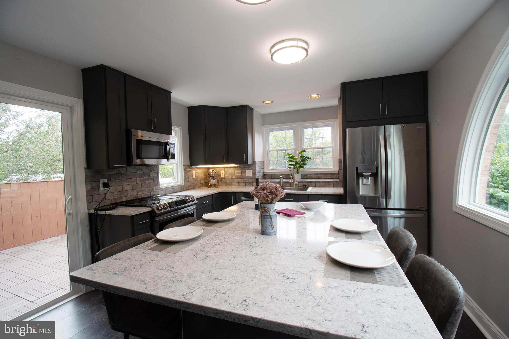 CANTON SQUARE - Residential