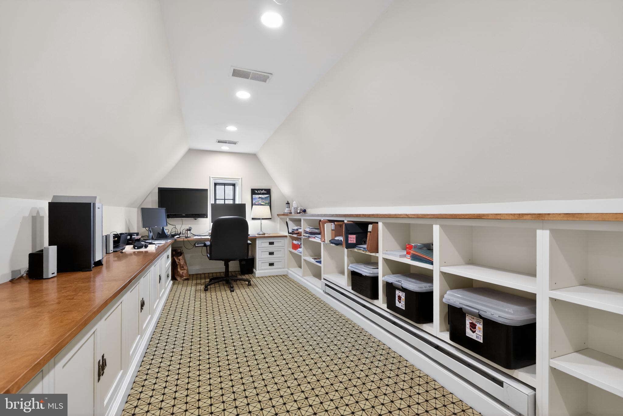 MERION GOLF ESTATES - Residential