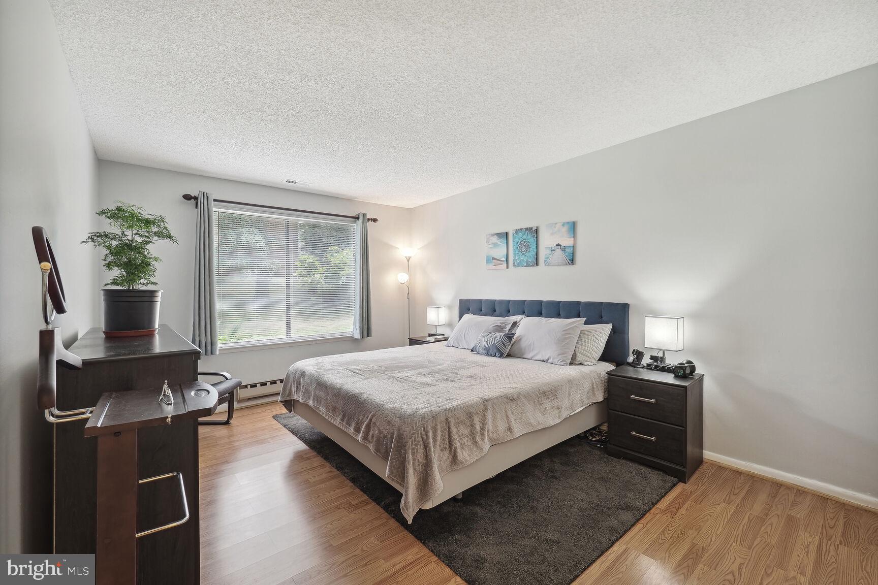 LEISURE WORLD - Residential