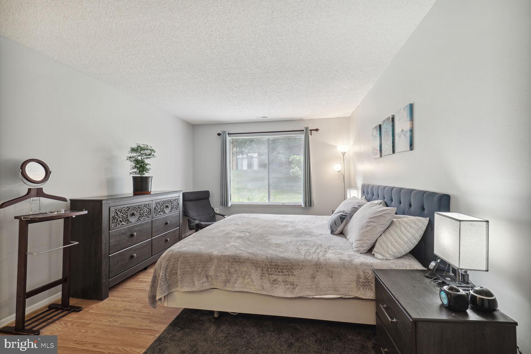 LEISURE WORLD - Residential