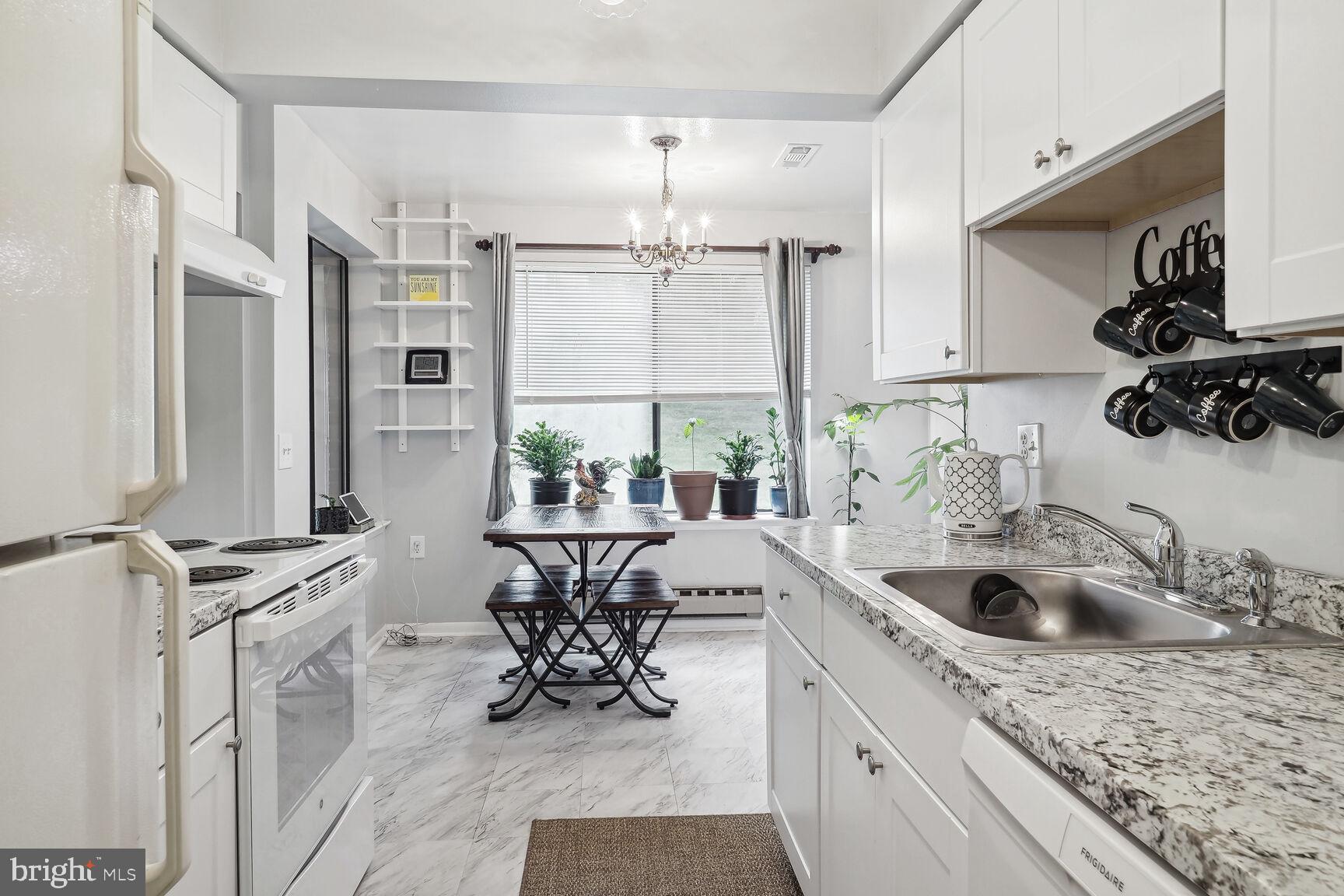 LEISURE WORLD - Residential