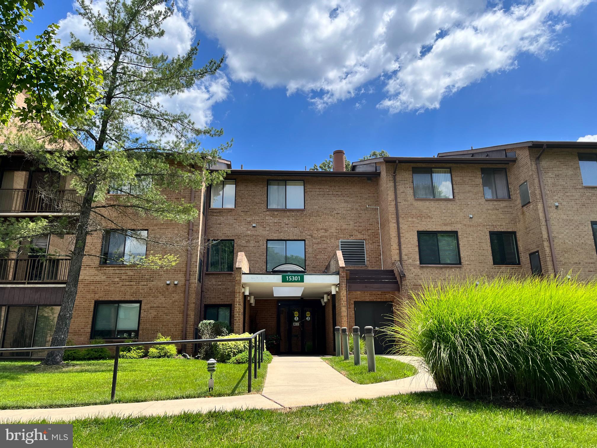 LEISURE WORLD - Residential