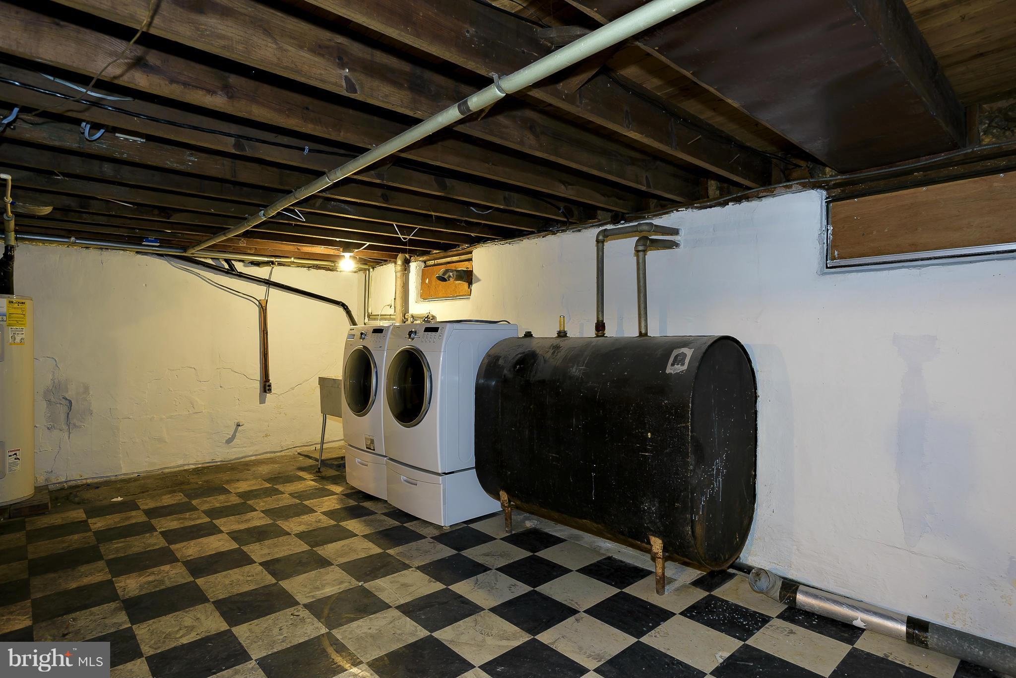 CATONSVILLE MANOR - Residential