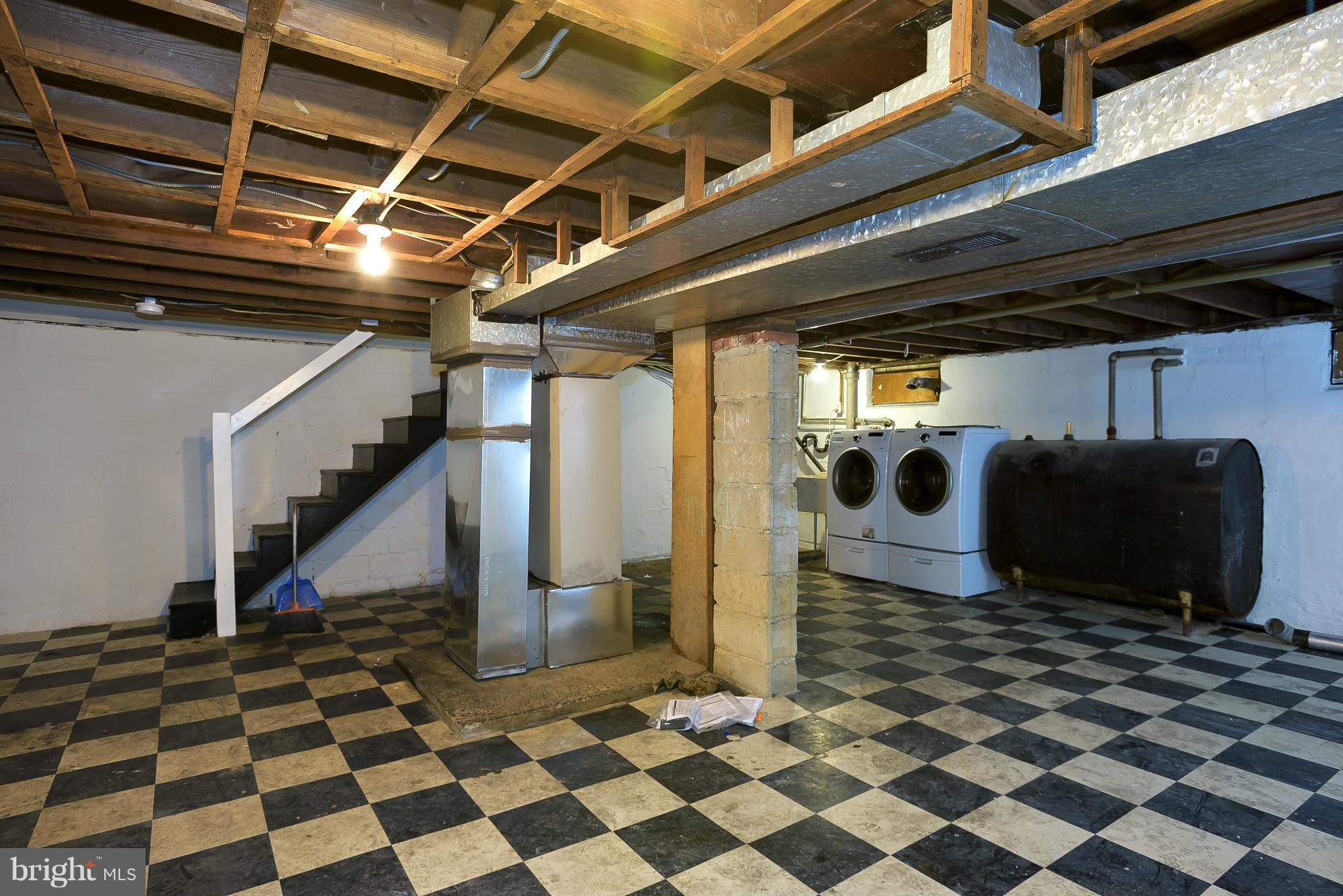 CATONSVILLE MANOR - Residential