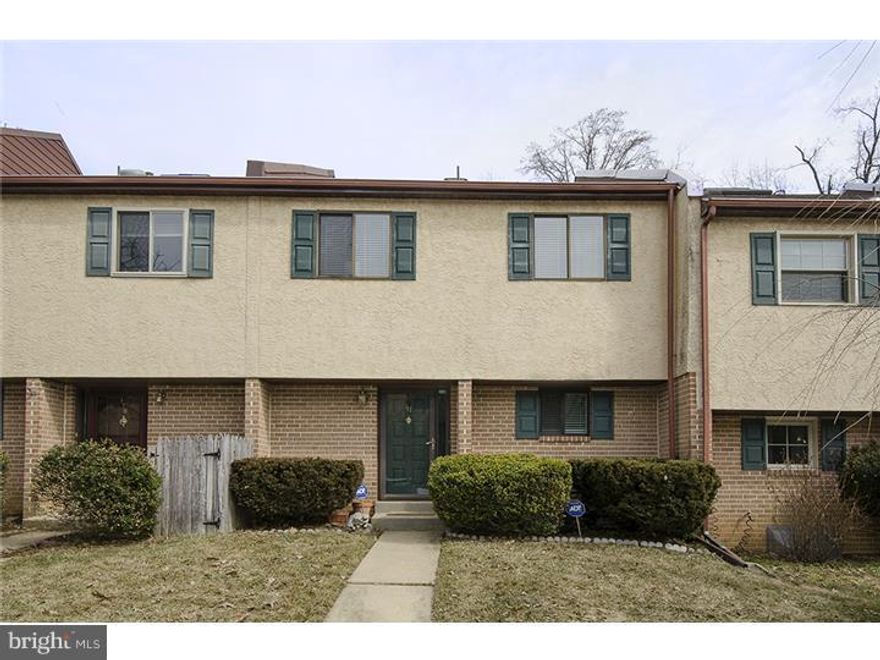 Three bedroom/two and a half bath townhouse with neutral decor in a well maintained, peaceful community away from traffic noise but close to the heart of Wayne with its shops, restaurants and movie theater. Entrance hall with powder room and large coat closet. Dining room and eat in kitchen make up this floor.   Dining room overlooks large living room/great room with fireplace and sliding glass doors to patio and backyard/open space. Second floor has spacious master bedroom with full bath and walk in closet. Two additional bedrooms and full bath on this floor. Door leads to walk-up floored attic. Large lower level with laundry can be used for storage. Take advantage of the excellent Radnor Schools. Close to parks, library, Radnor trail, Wayne or Stratford R-5 train stations, farmers market, and Blue route (476). Tenant to pay first month, last month and security deposit at signing.