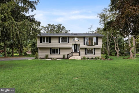 Photo of 719 Kettle Run Road, MARLTON, NJ 08053 (MLS # NJBL2119004)