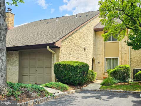 Townhouse For Sale - 61 Tennyson Drive<br/> PLAINSBORO, NJ 08536
