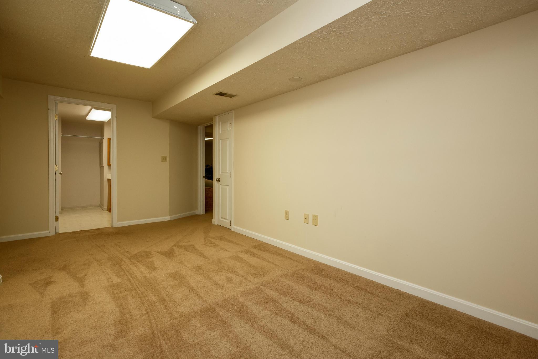 CLEMENS CROSSING - Residential Lease